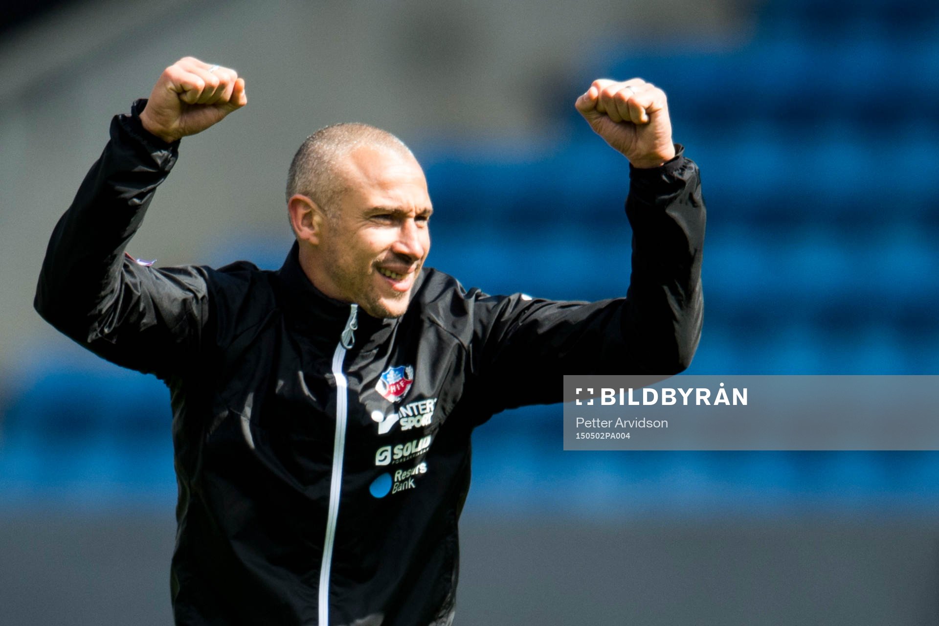 Helsingborgs manager Henrik Larsson jublar