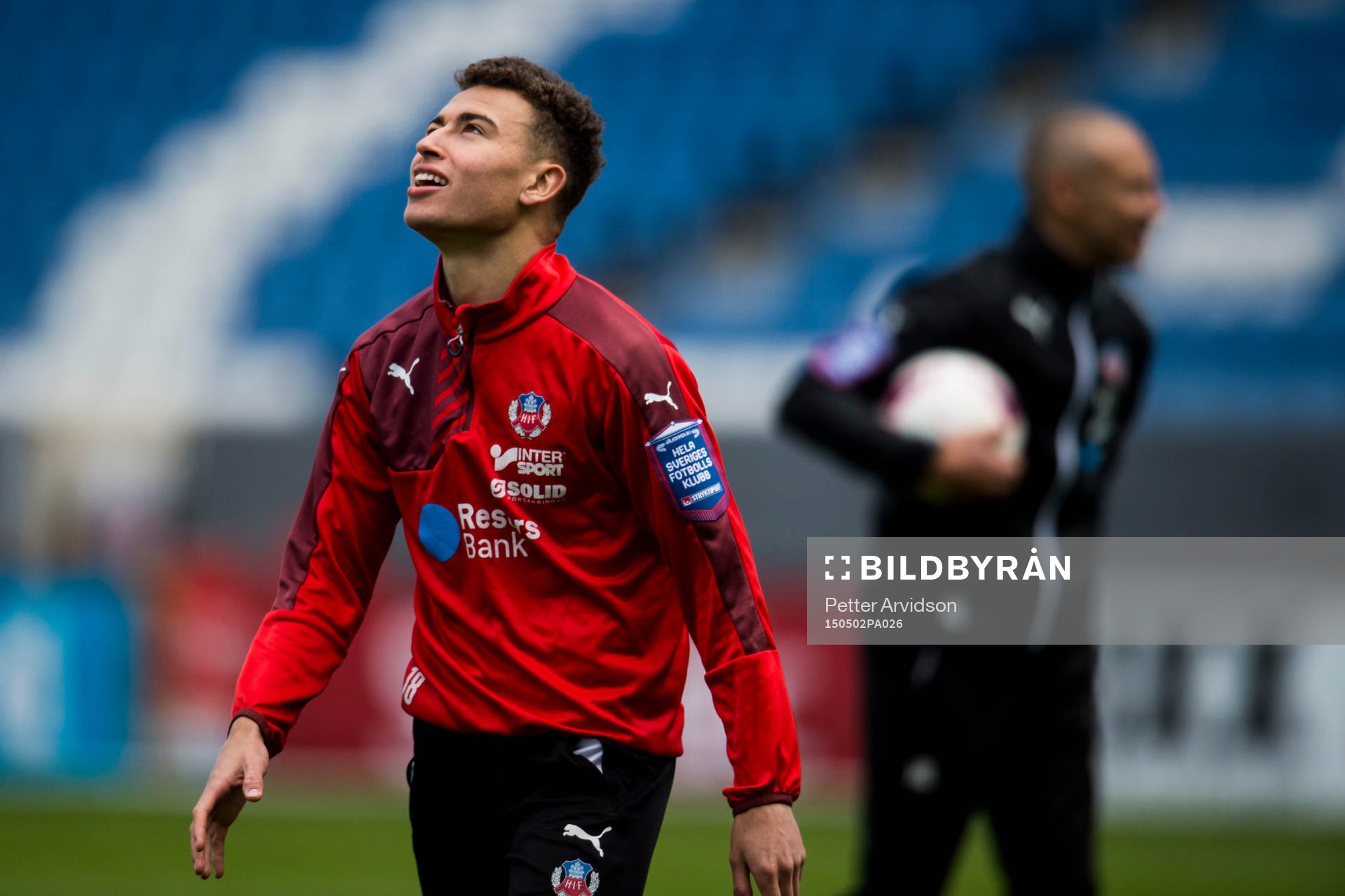 Helsingborgs Jordan Larsson deppar och i bakgrunden står