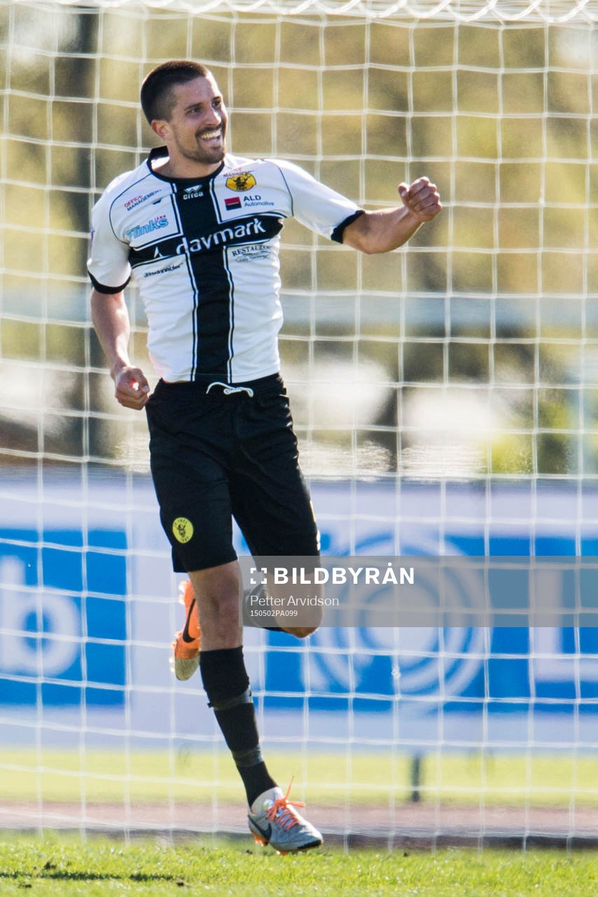 Frej Täbys Viktor Lövgren jublar