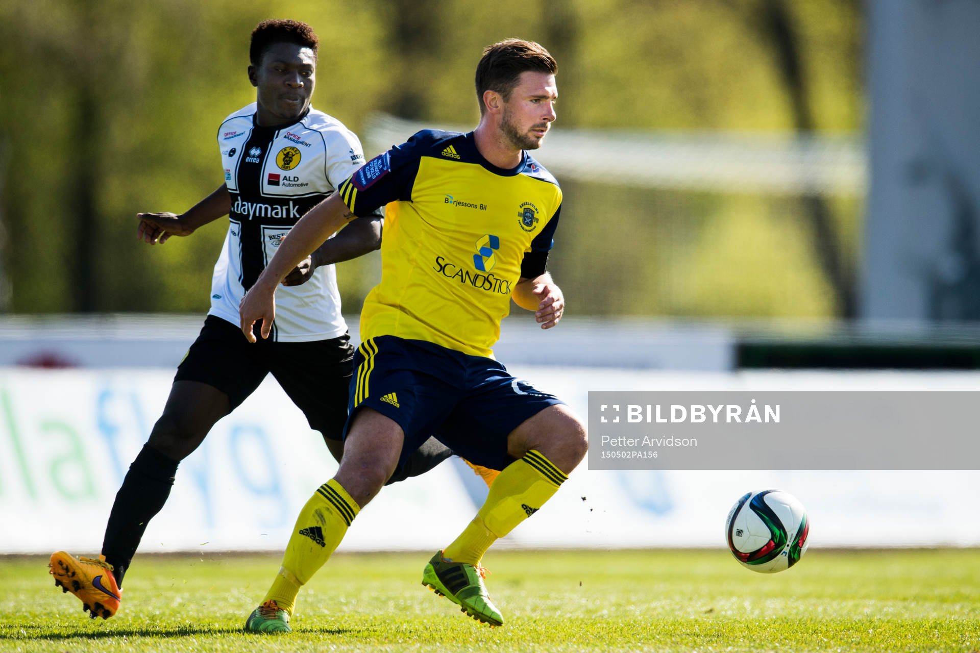 Frej Täbys Dominic Oduro och Ängelholms Robin Staaf