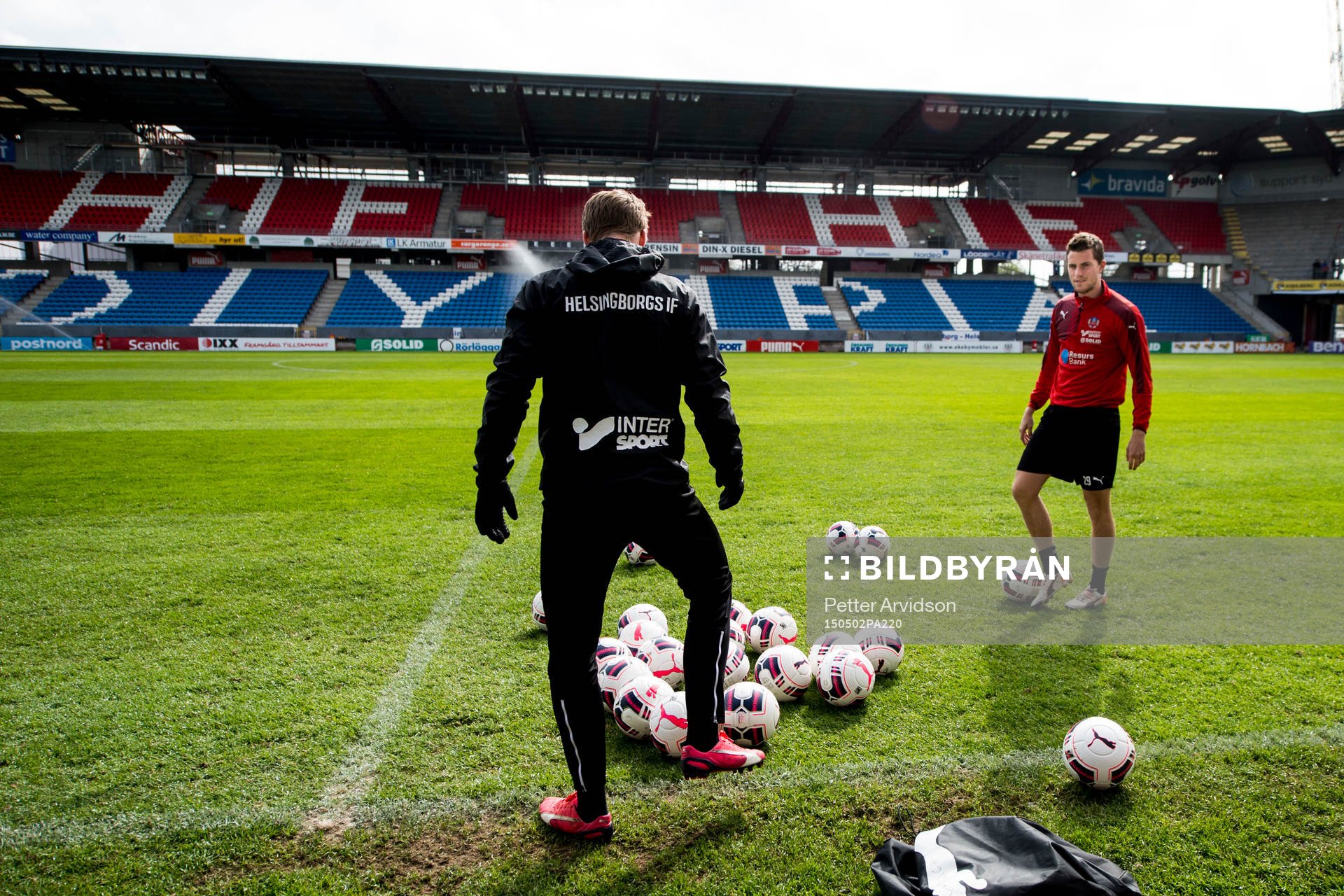 Helsingborgs assisterande tränare Tobias Tuvesson och
