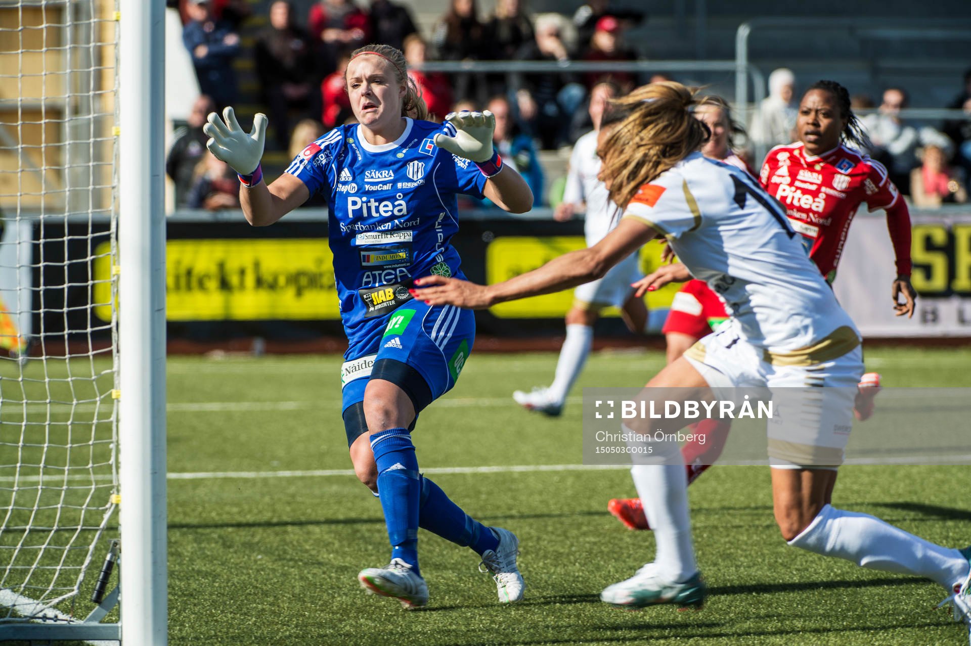 Piteås målvakt Hilda Carlén mot Rosengårds Marta Viera