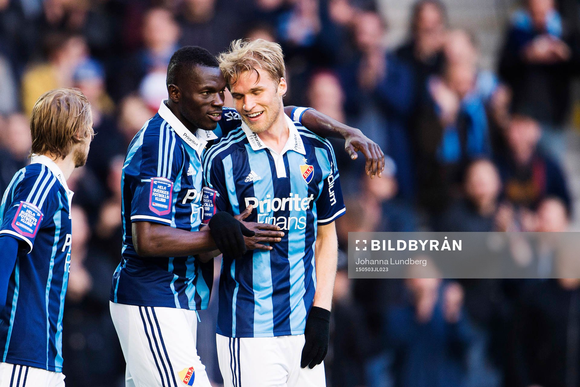 Djurgårdens Omar Colley och Sebastian Andersson jublar