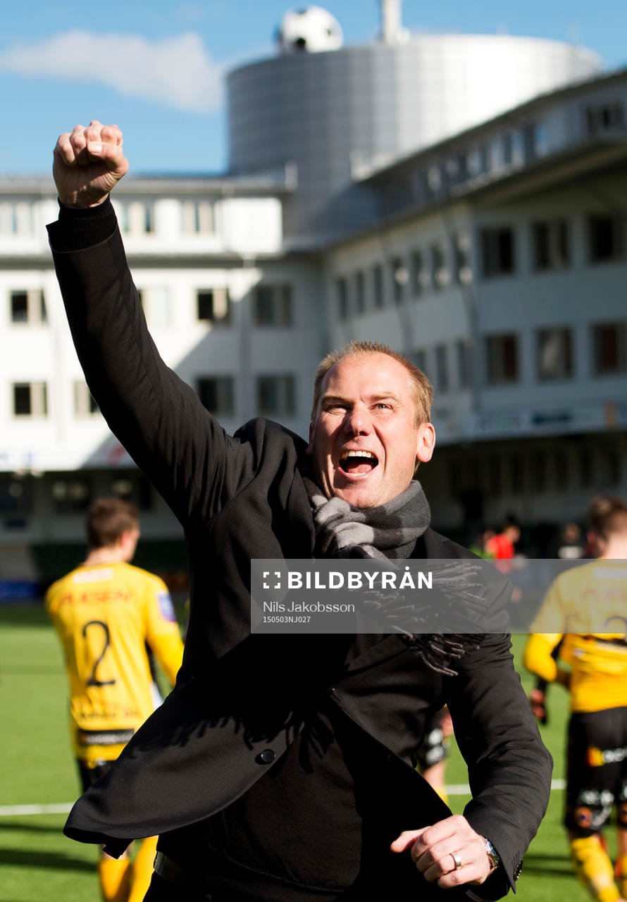 Elfsborgs tränare Magnus Haglund jublar