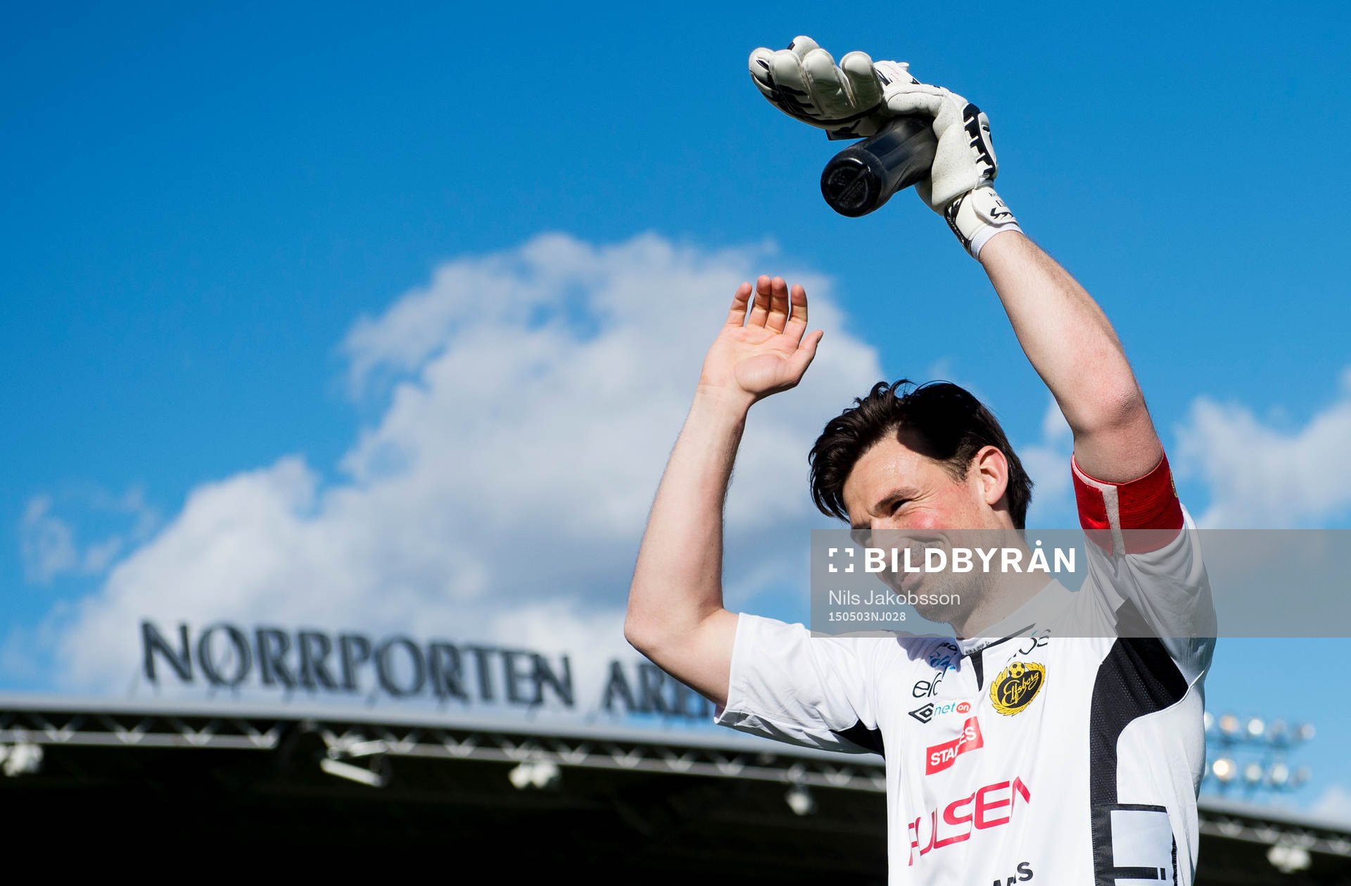 Elfsborgs målvakt Kevin Stuhr - Ellegaard jublar