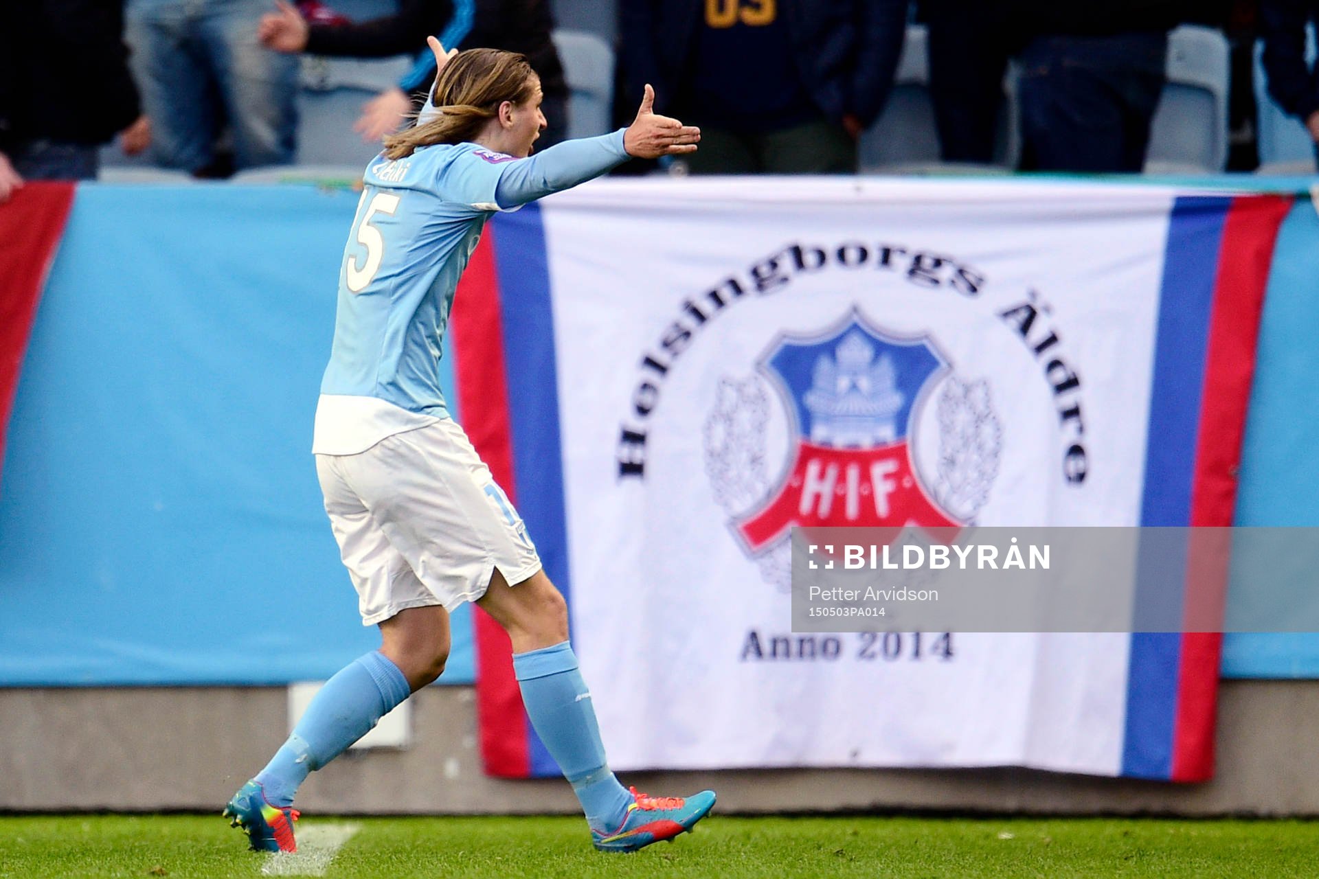 Malmö FFs Pawel Cibicki protesterar