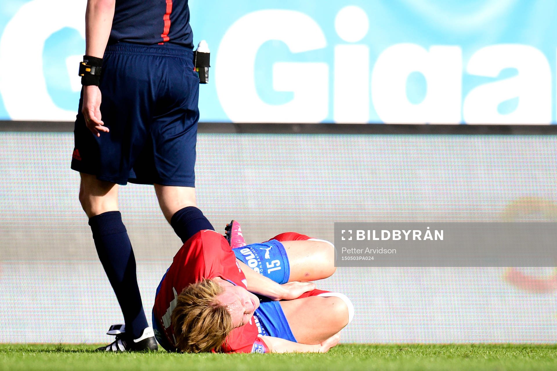 Helsingborgs Emil Krafth har ont