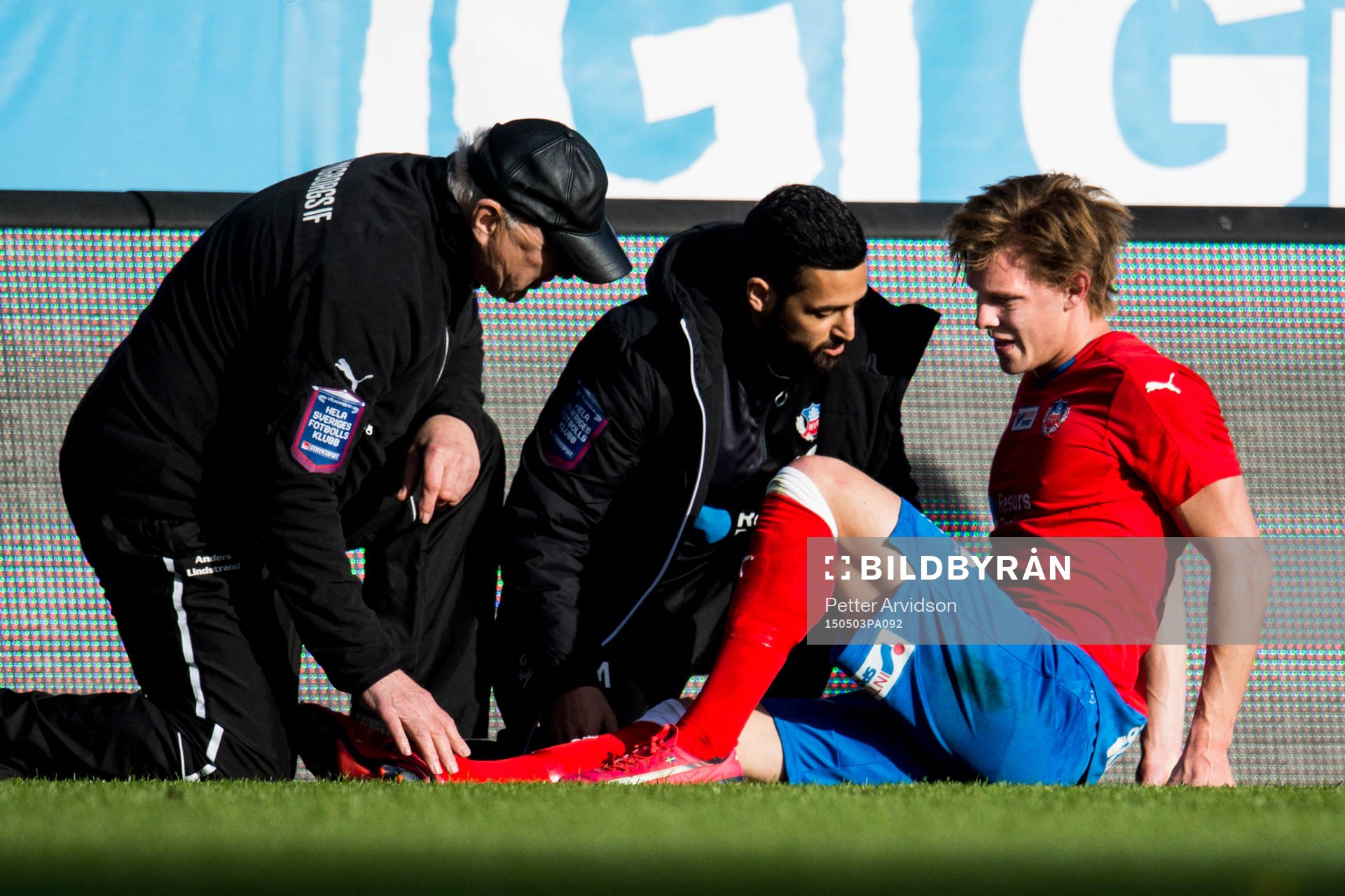 Helsingborgs Emil Krafth har ont