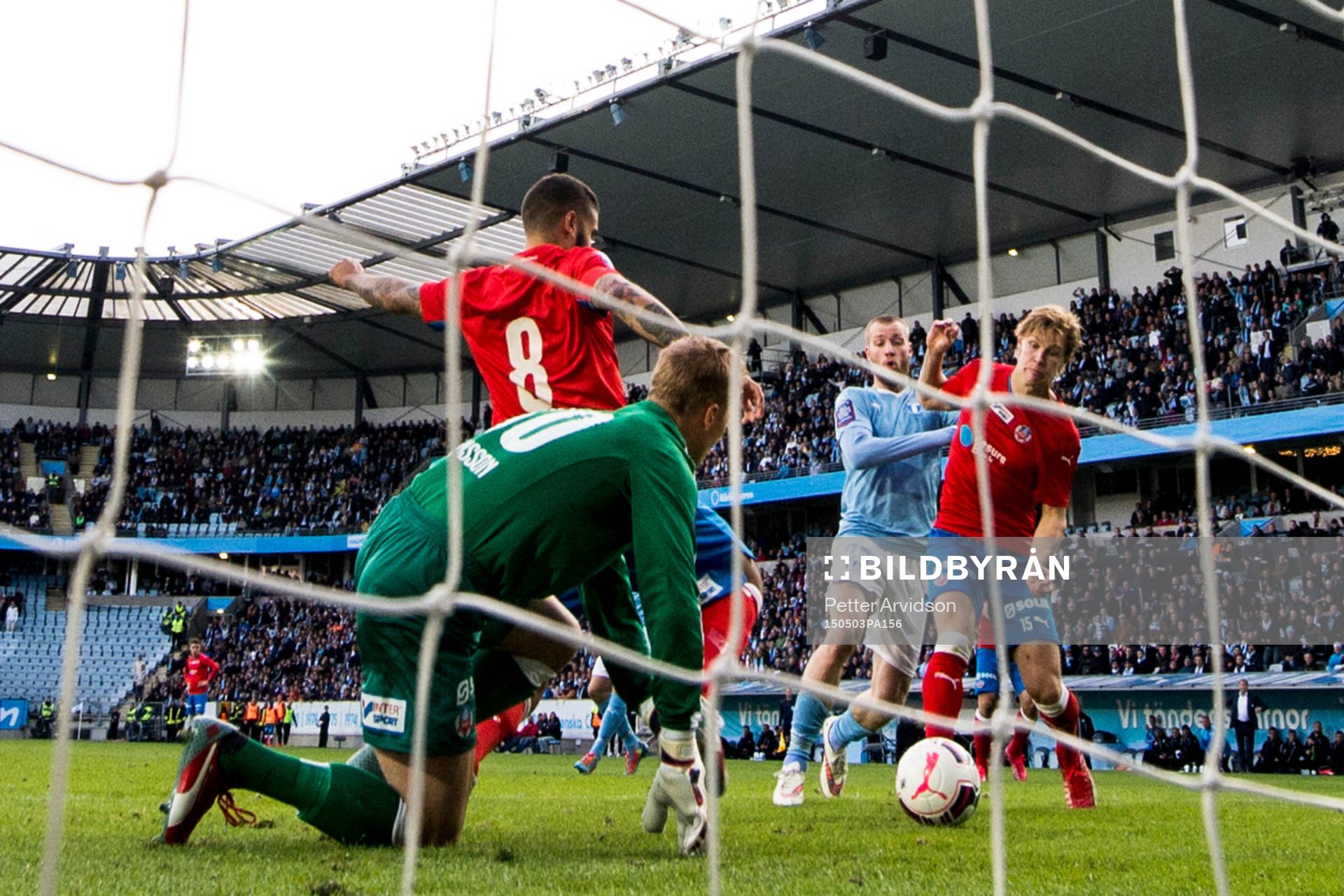 Malmö FFs Jo Inge Berget mot Helsingborgs Emil Krafth,
