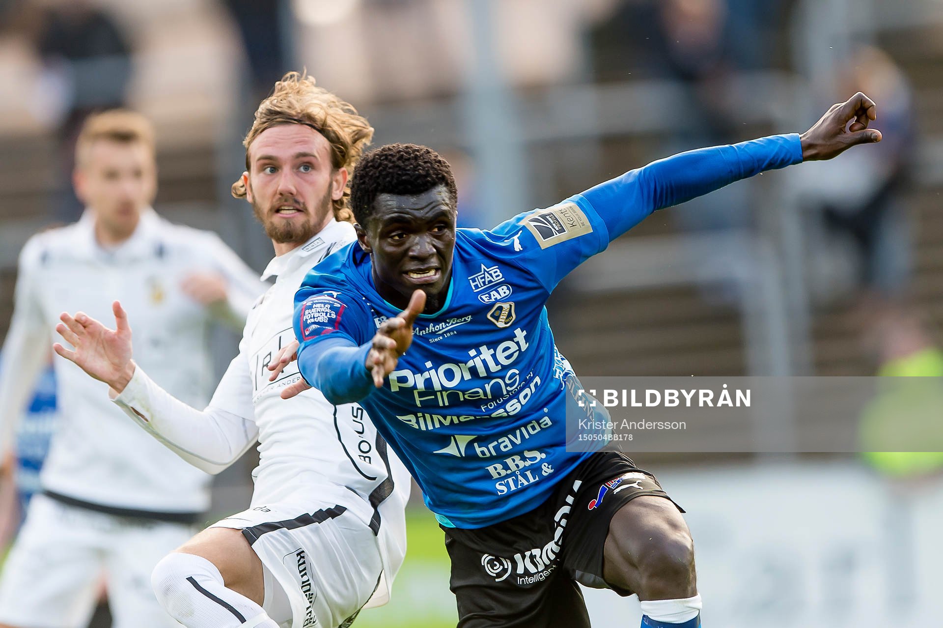 Häckens Jasmin Sudic och Halmstads Kwame Karikari