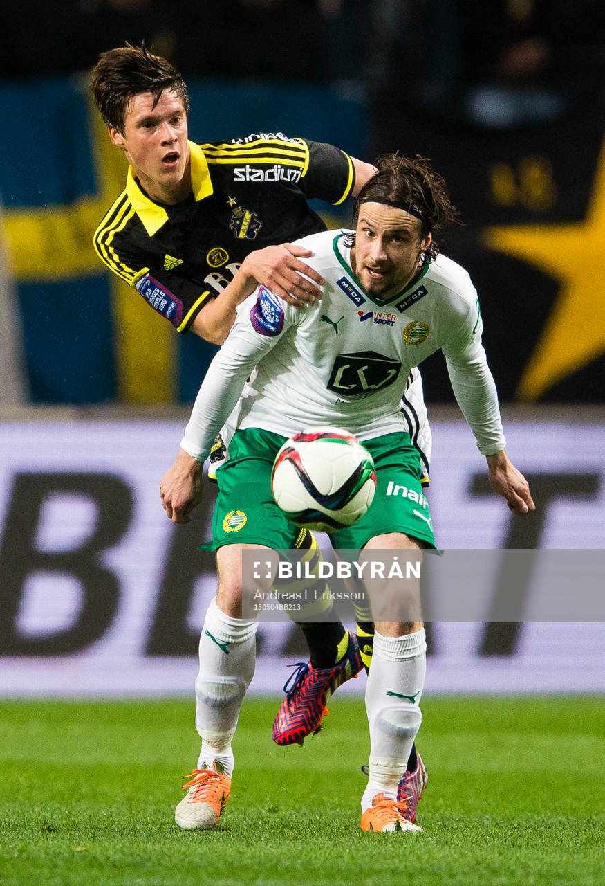 s Haukur Hauksson och Hammarbys Linus Hallenius i kamp om