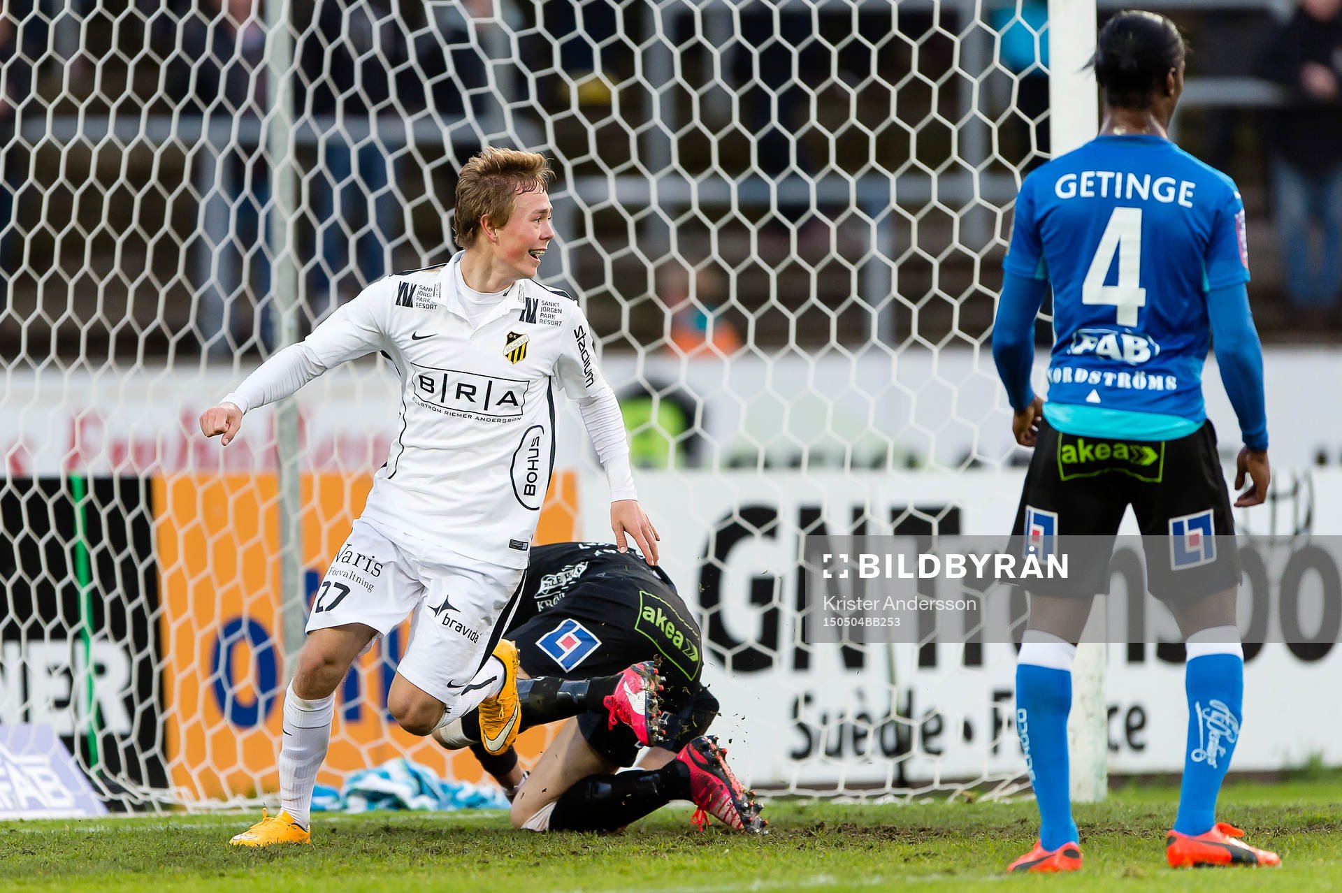 Häckens Joel Andersson jublar