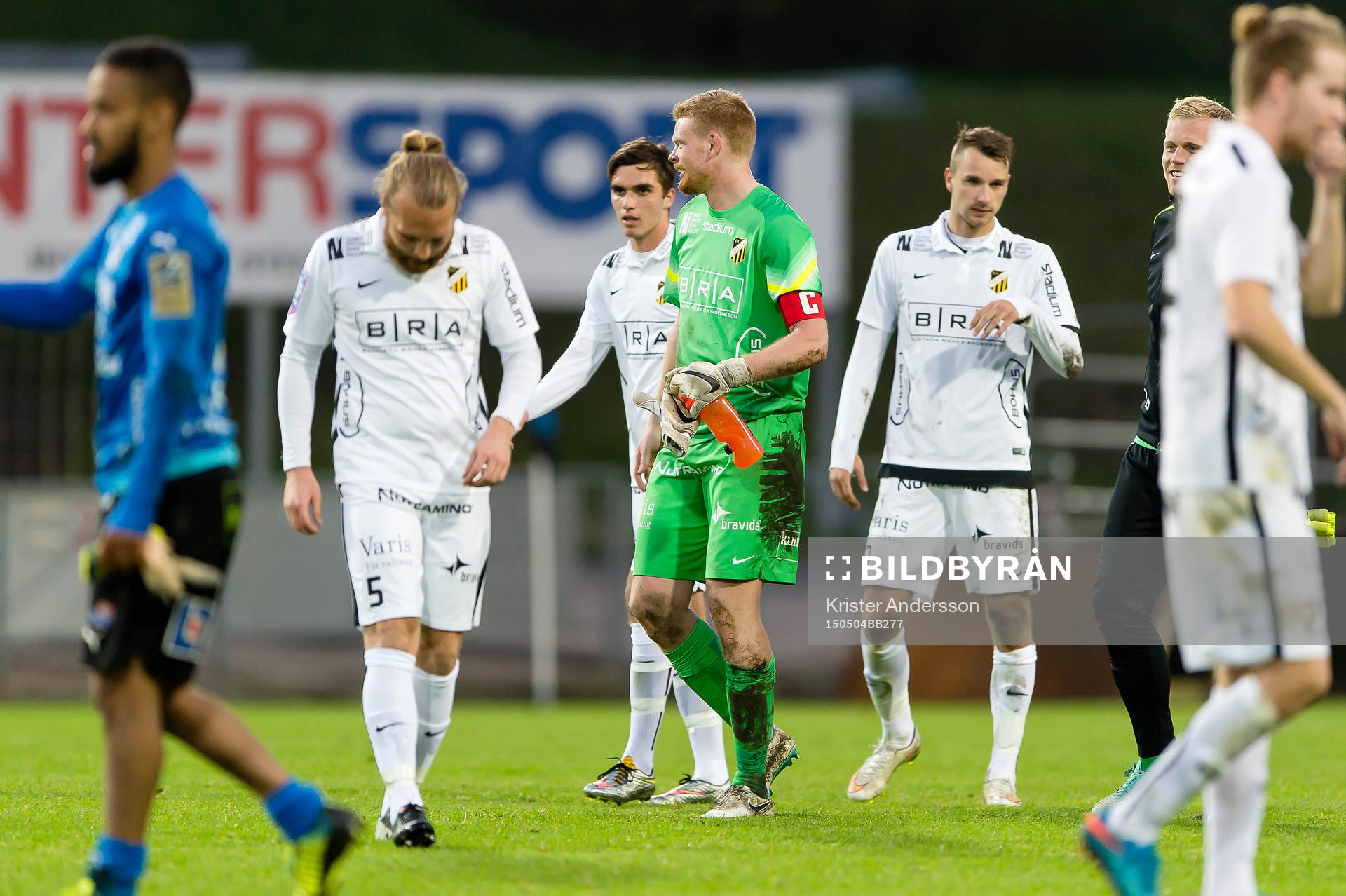 Häckens spelare jublar