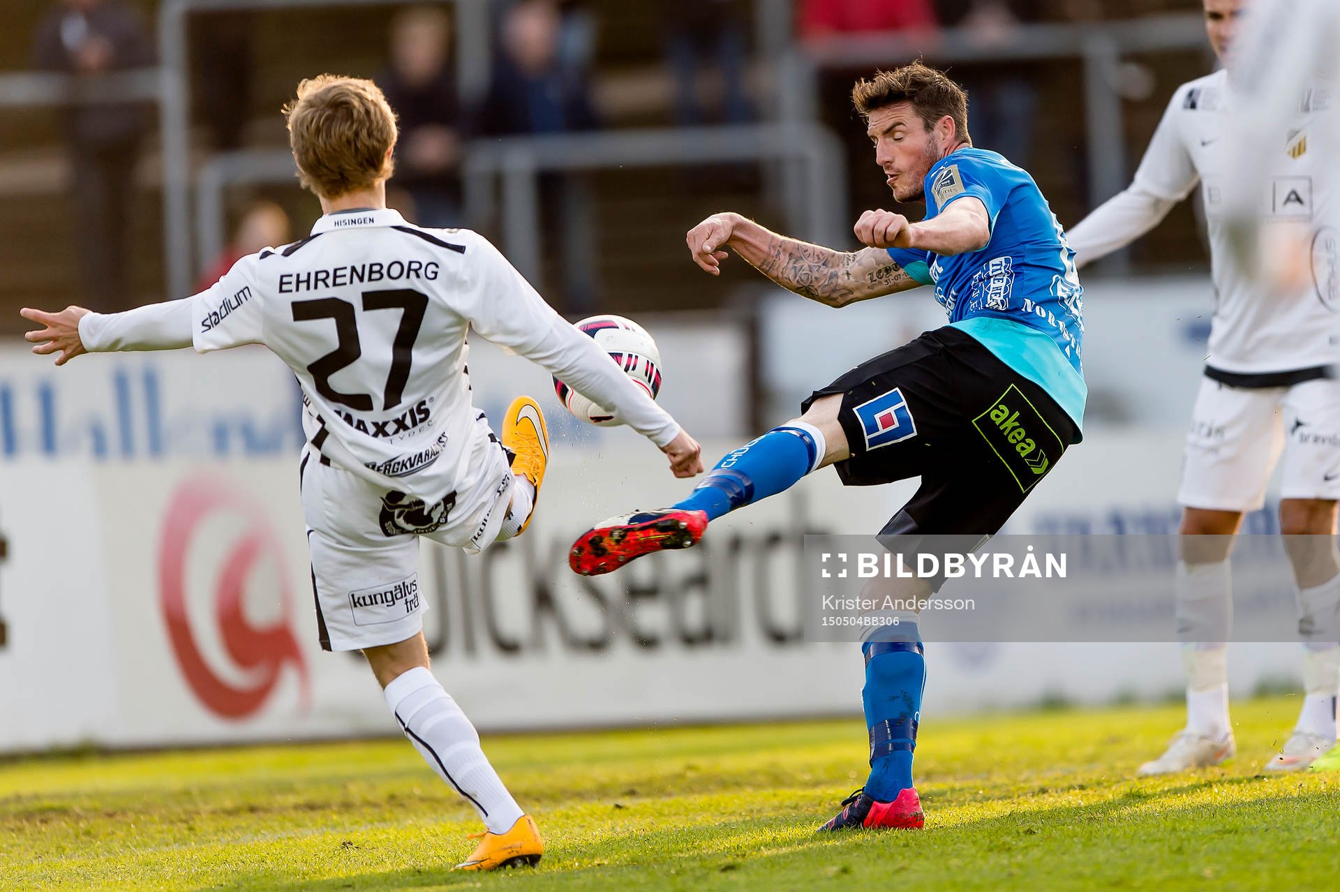 Häckens Joel Andersson och Halmstads James Keene