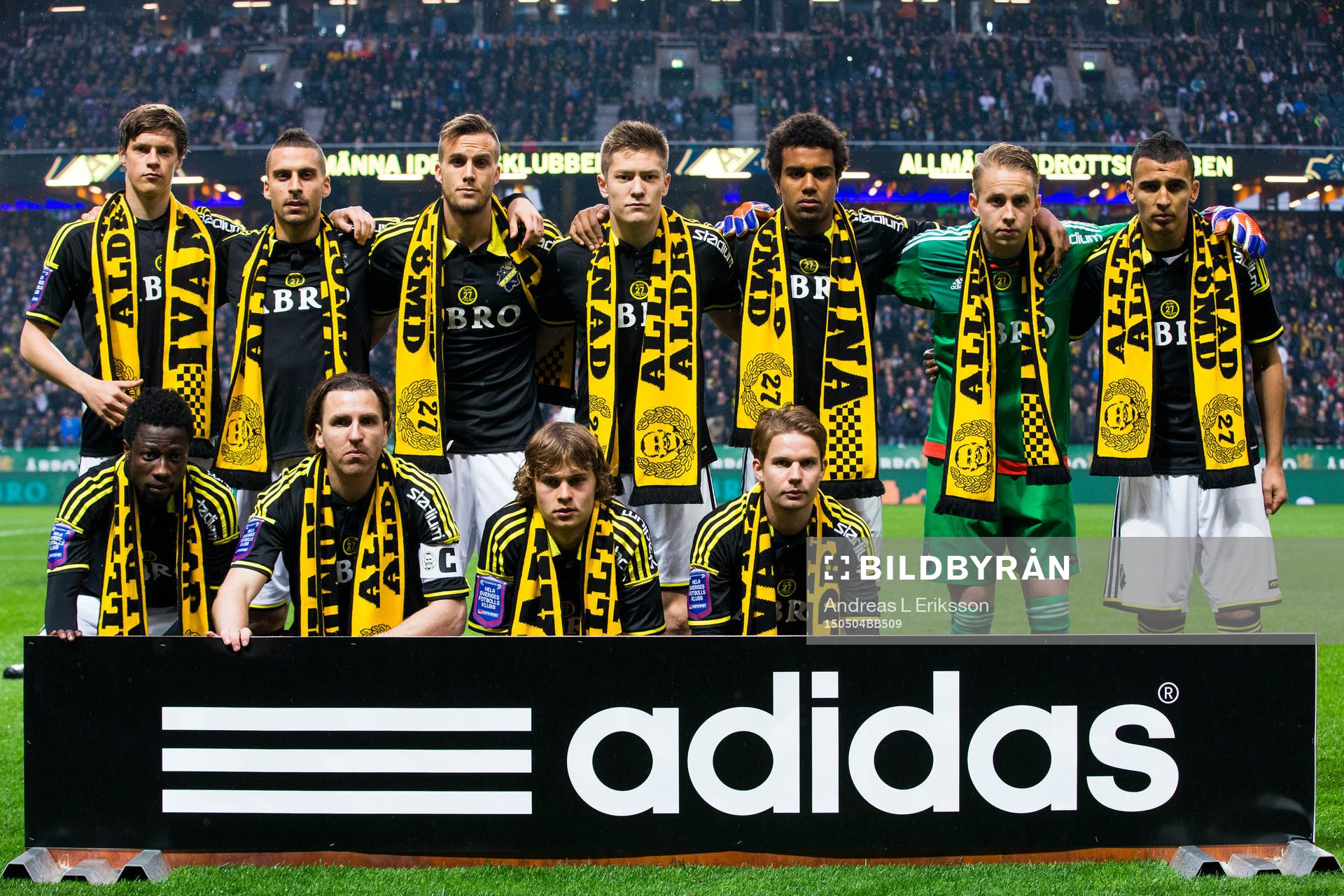 s startelva innan fotbollsmatchen i Allsvenskan mellan AIK
