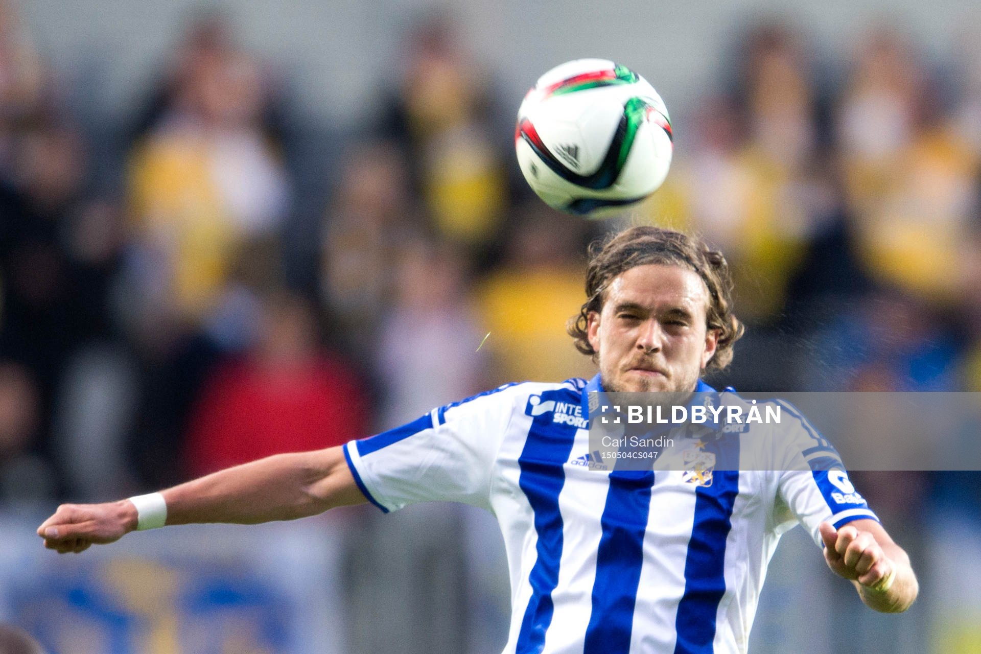 IFK Göteborgs Tom Pettersson nickar bollen