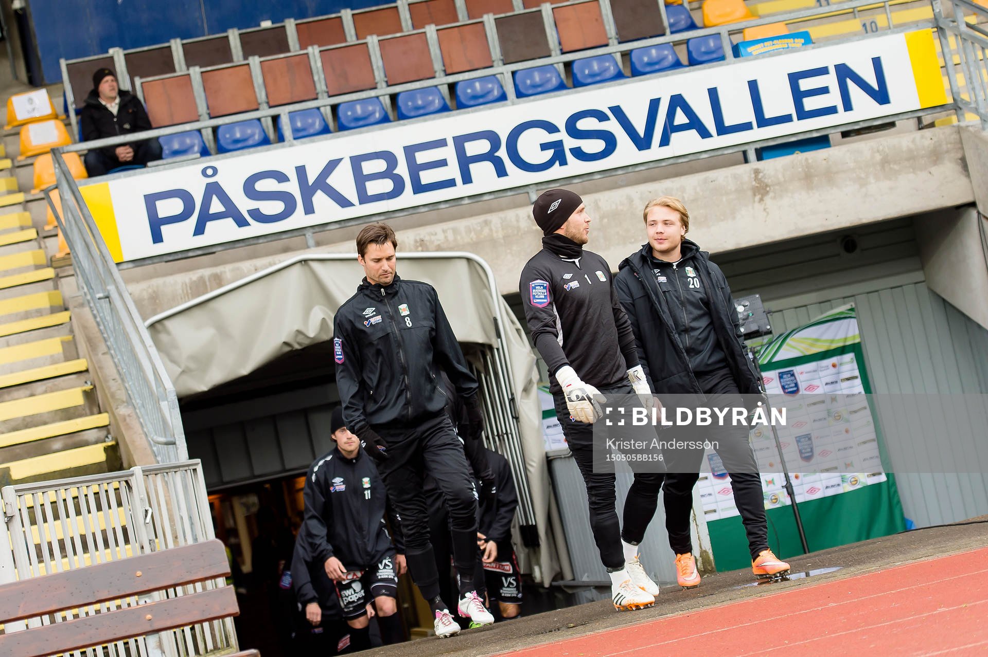 Varbergs Peter Nyström, målvakt Peter Dahlberg och Martin Ingesson före fotbollsmatchen i Superettan mellan Varberg och Jönköping den 5 maj 2015 i Varberg.