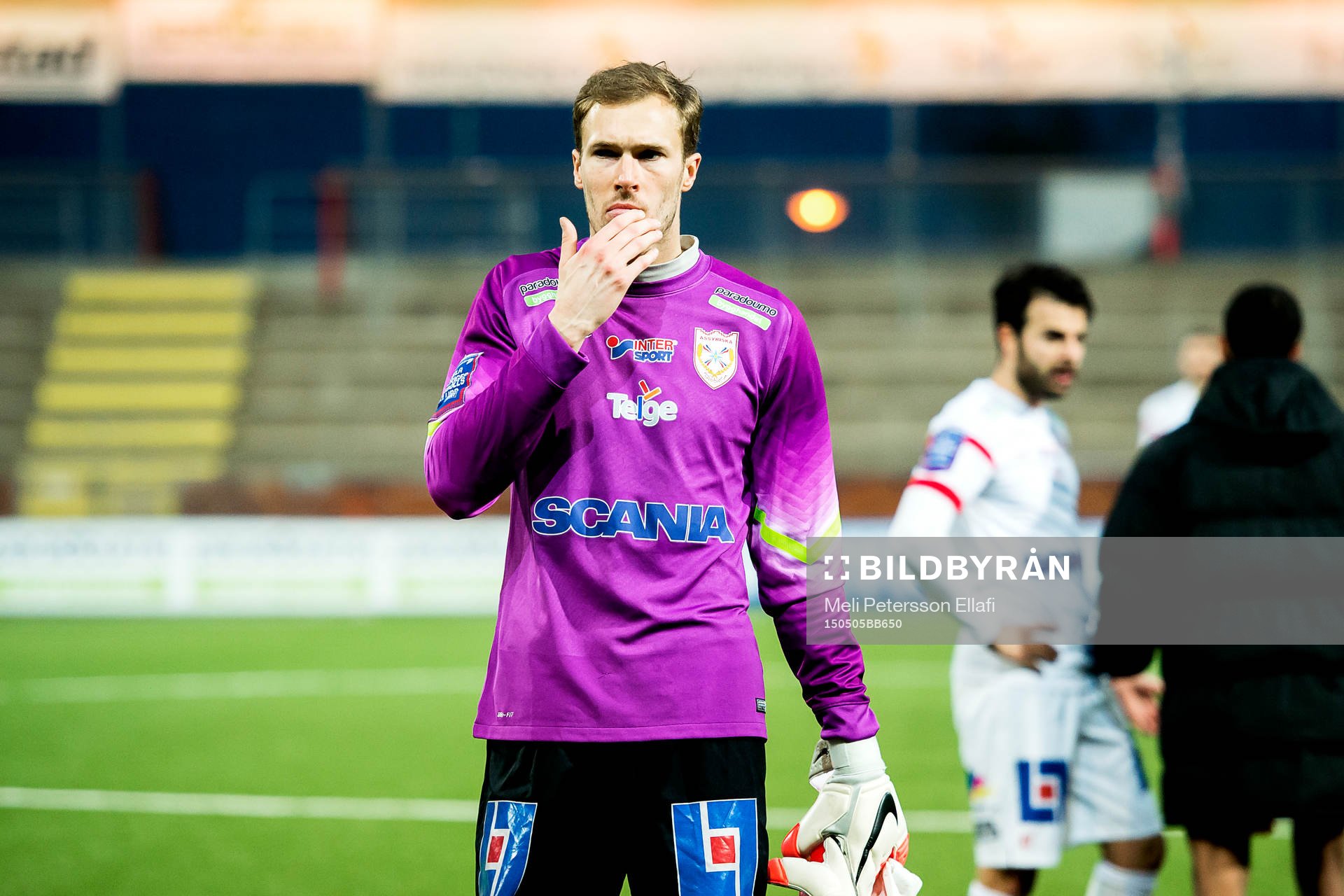 Assyriskas målvakt Robin Malmkvist deppar