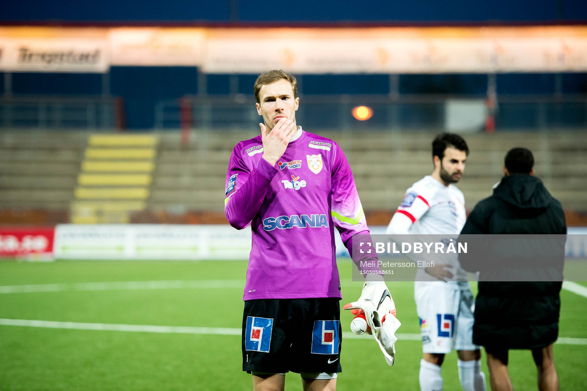 Assyriskas målvakt Robin Malmkvist deppar