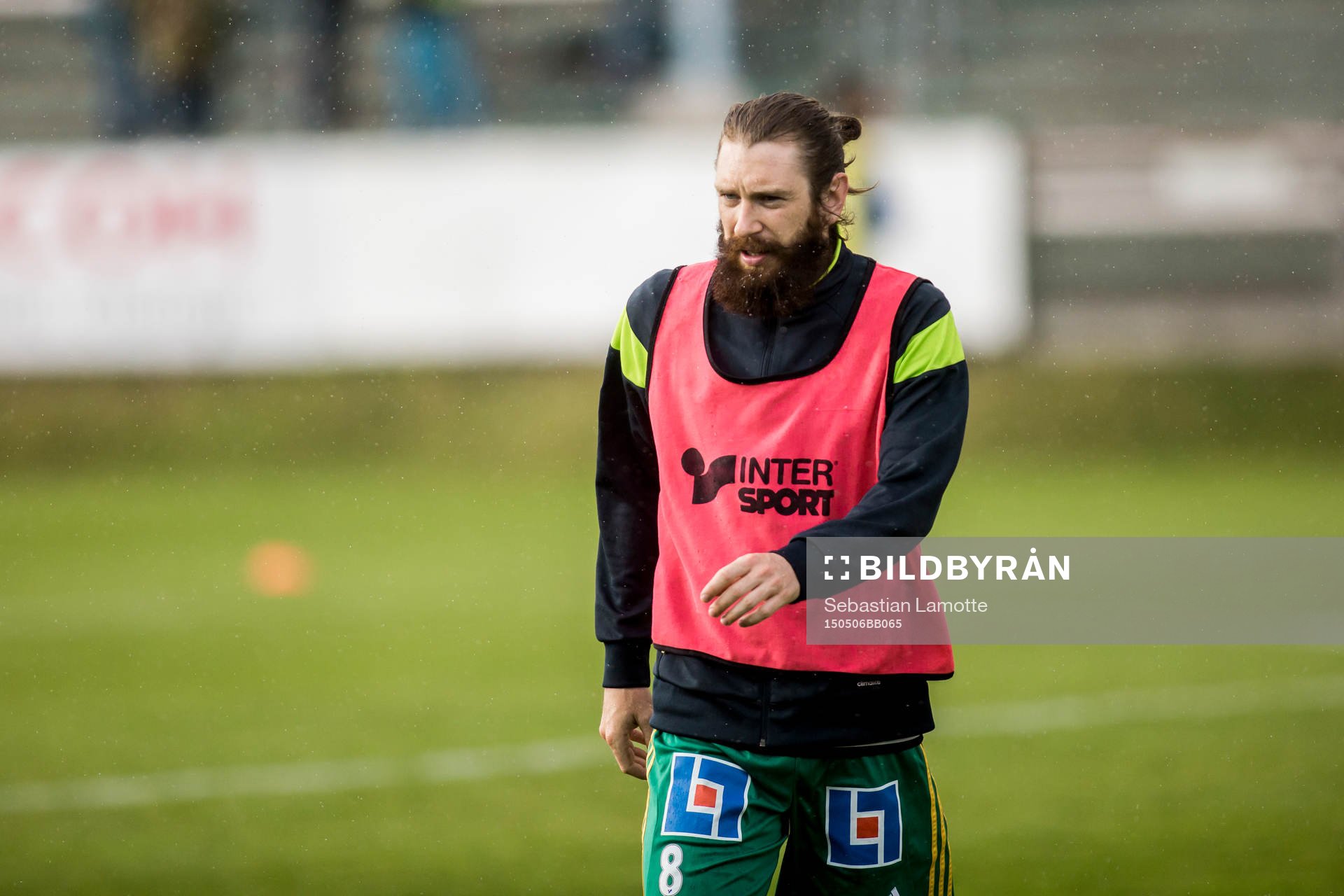 Ljungskiles Marcus Gustafsson värmer upp