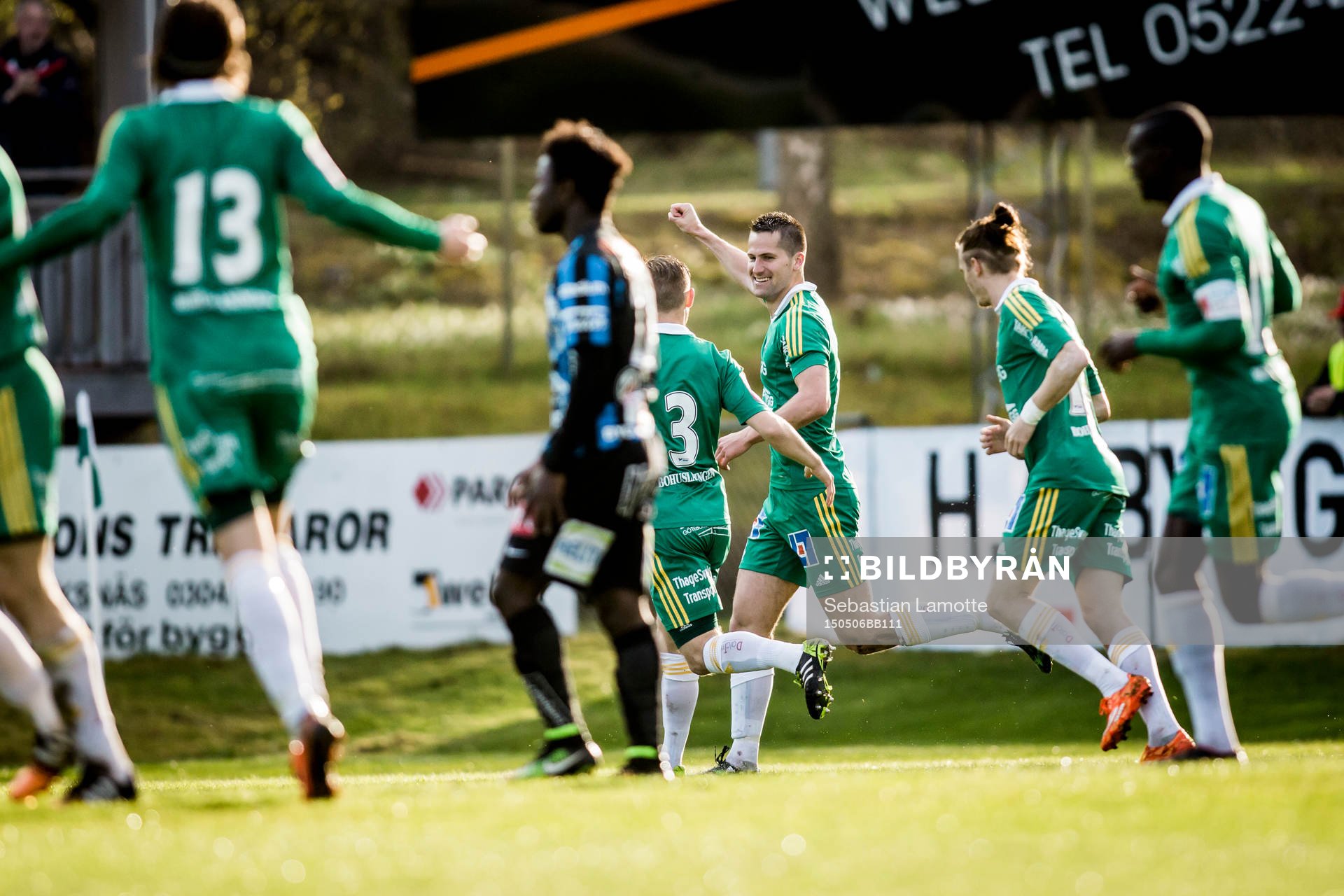 Ljungskiles Gabriel Altemark-Vanneryr gör 2-0 och jublar