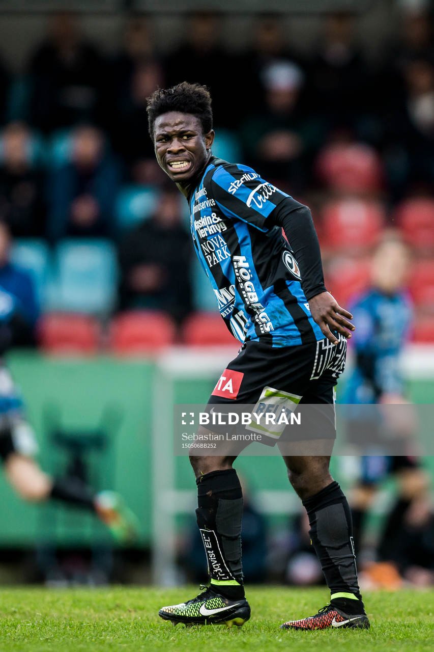Sirius Kingsley Sarfo grinar illa