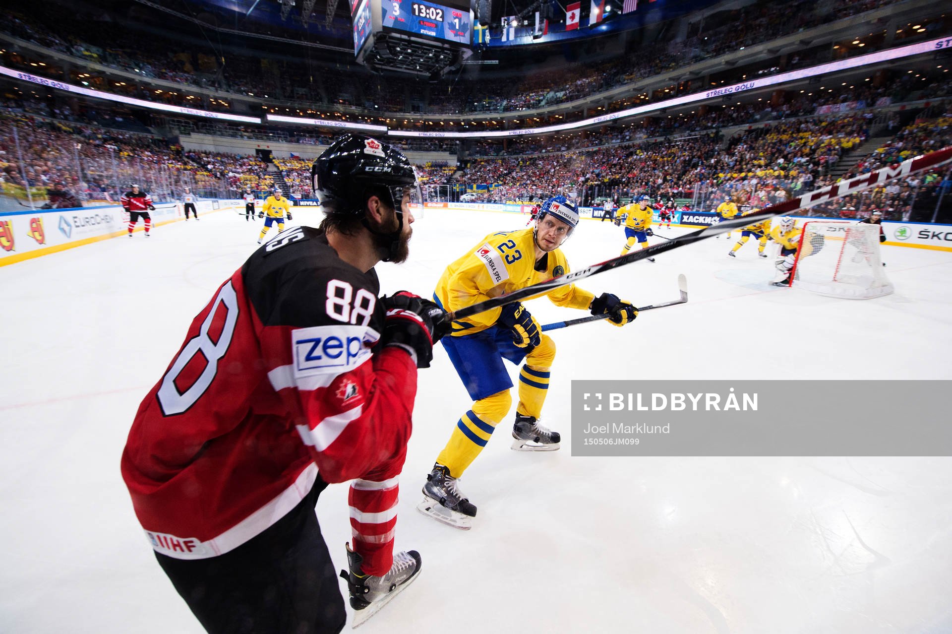 Kanadas Brent Burns och Sveriges Oliver Ekman Larsson