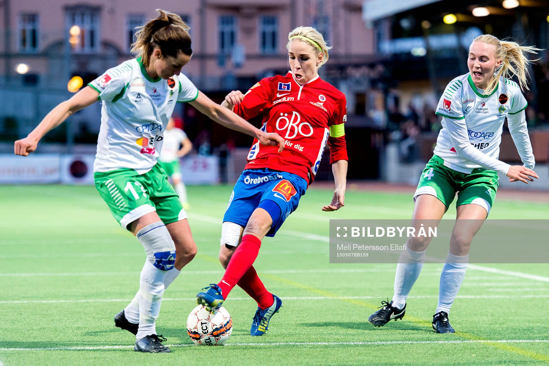 Hammarbys Madeleine Tegström, Örebros Elin Magnusson och