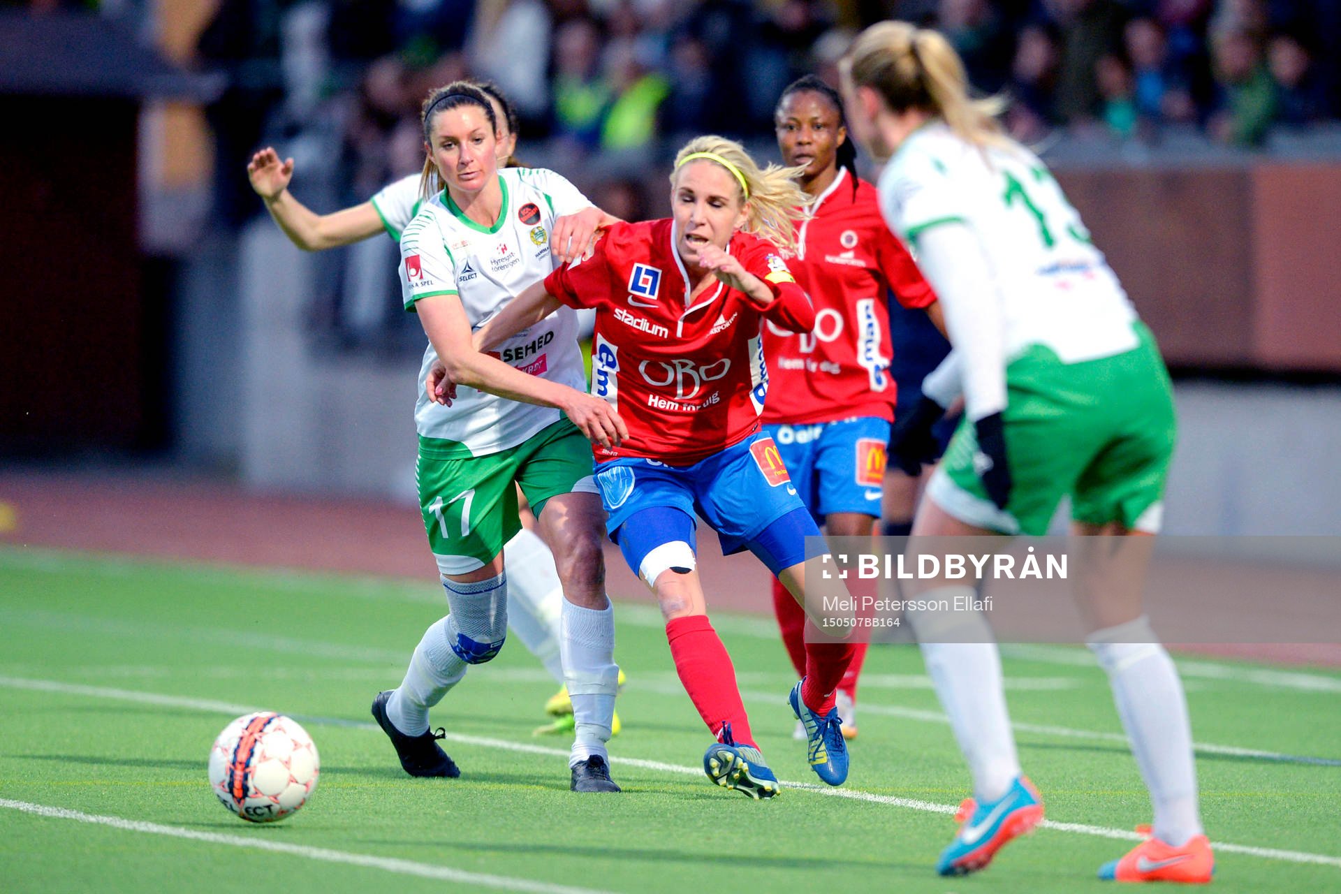 Hammarbys Madeleine Tegström och Örebros Sanna Talonen