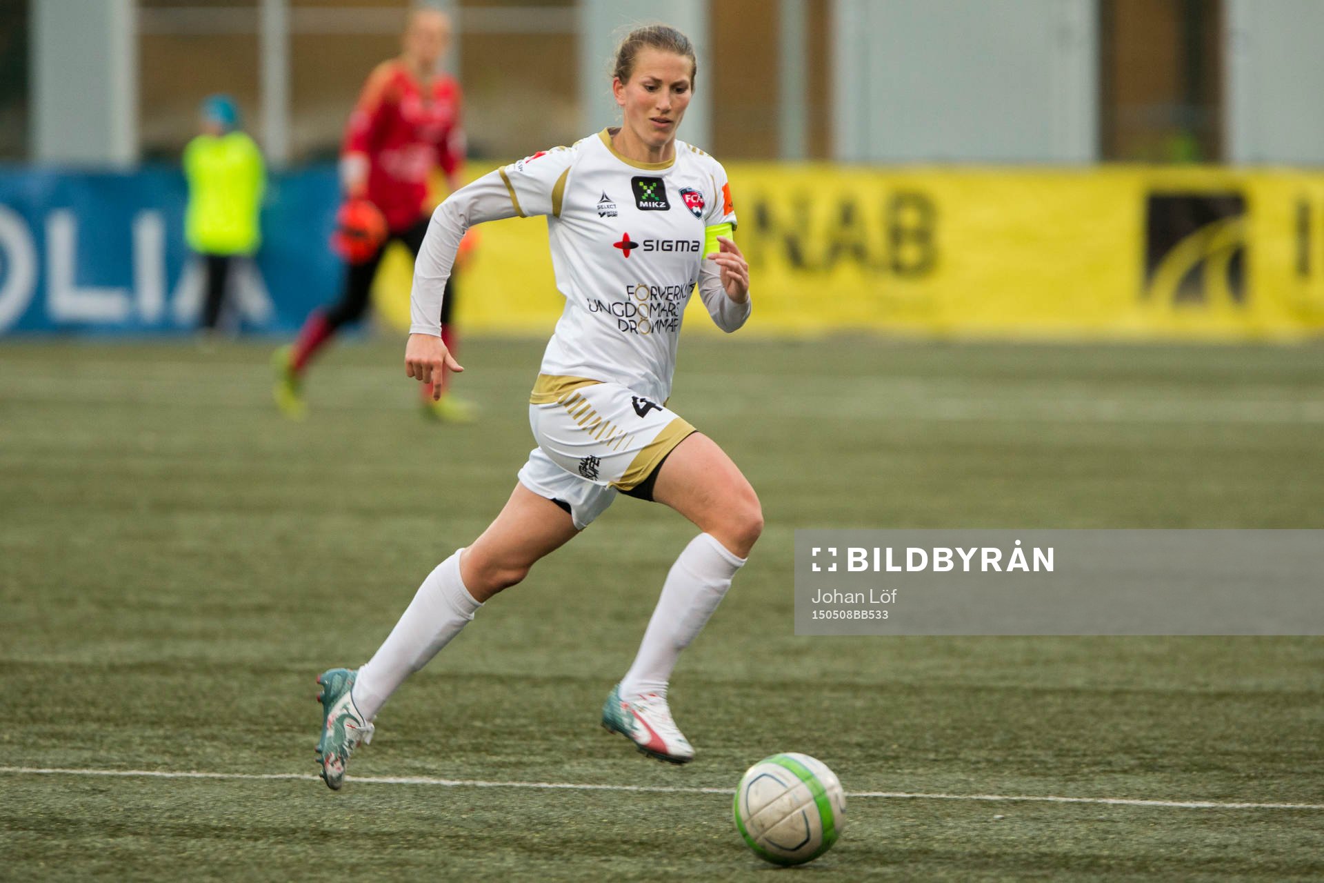 Rosengårds Emma Berglund under fotbollsmatchen i damallsvenskan mellan Umeå och Rosengård den 8 Maj 2015 i Umeå.