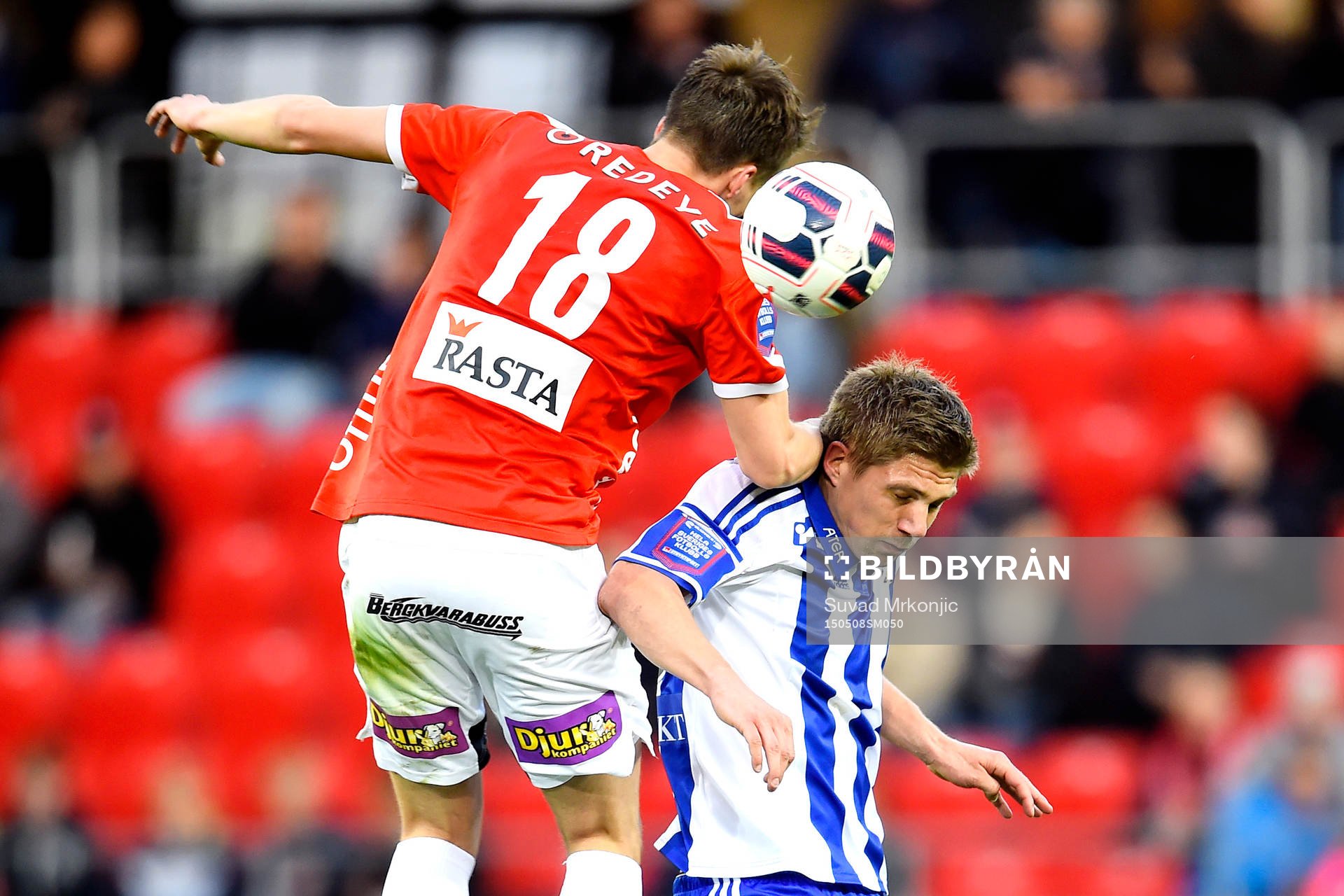 Kalmars Tor Øyvind Hovda och IFK Göteborgs Mikael Boman under fotbollsmatchen i Allsvenskan mellan Kalmar och Göteborg den 8 maj 2015 i Kalmar.