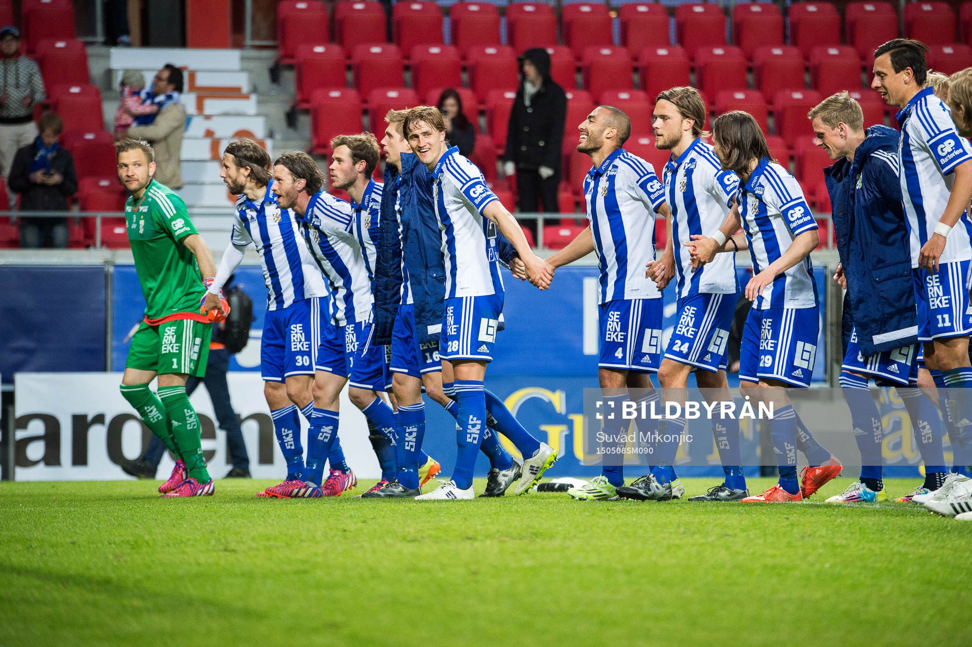 Göteborgsspelarna jublar  fotbollsmatchen i Allsvenskan