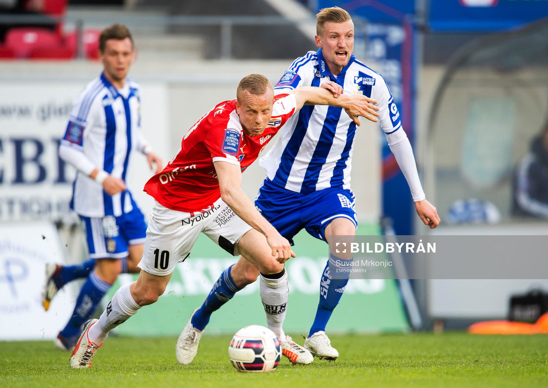 Kalmars Tobias Eriksson och IFK Göteborgs Sören Rieks under fotbollsmatchen i Allsvenskan mellan Kalmar och Göteborg den 8 maj 2015 i Kalmar.
