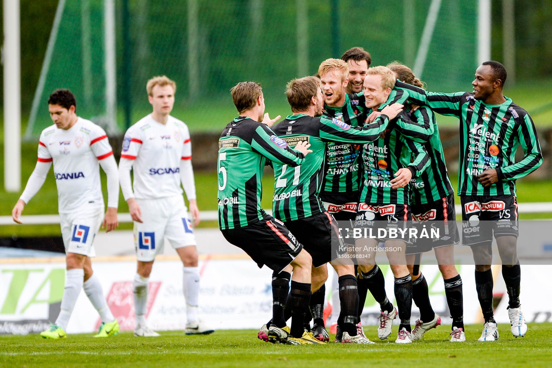 Varbergs Pär Asp jublar med lagkamrtarena