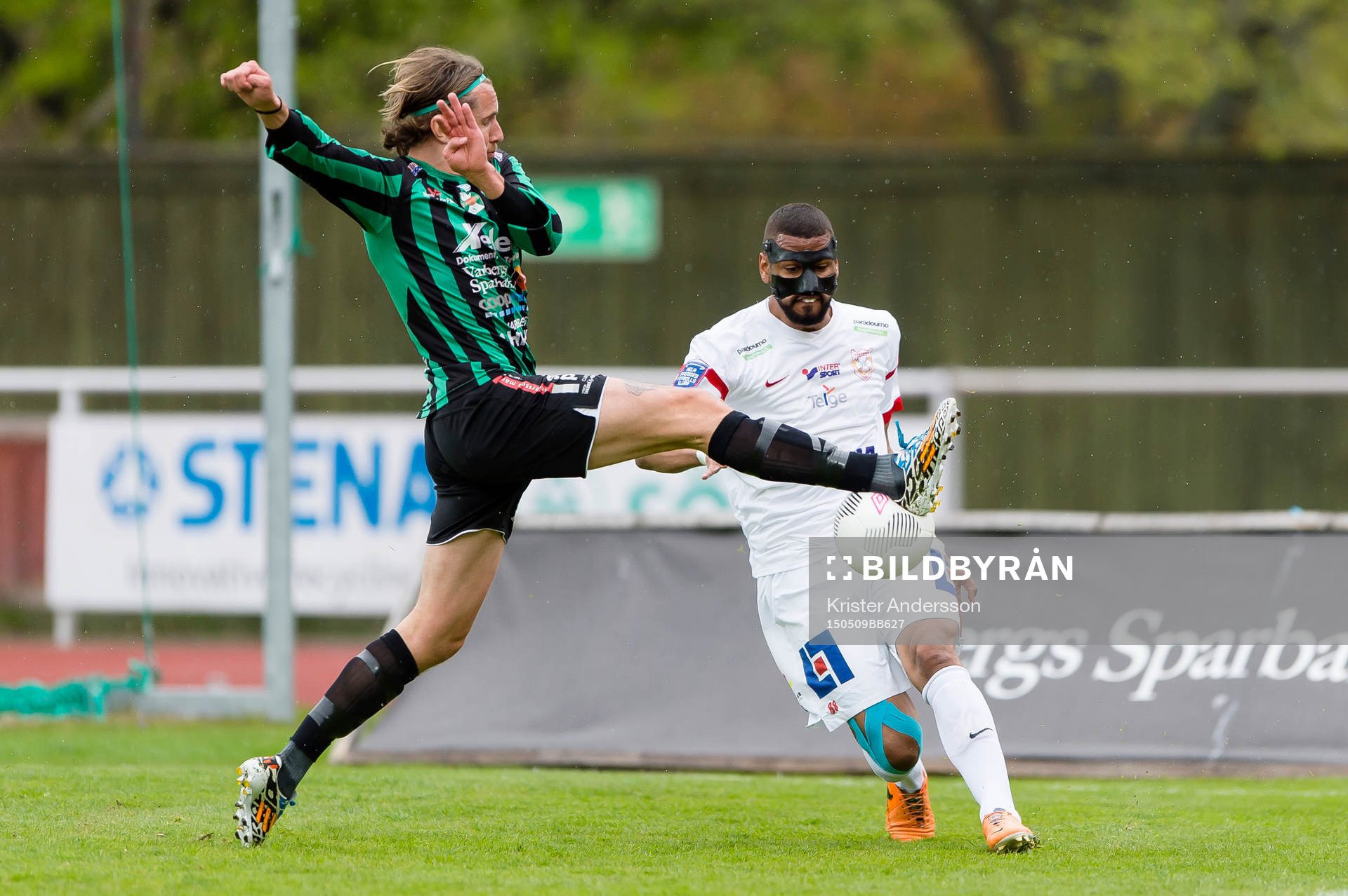Varbergs David Johannesson och Assyriskas Kyle Konwea