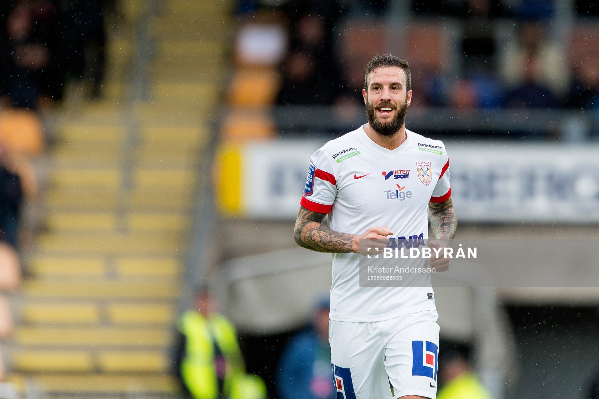 uAssyriskas Andreas Haddad nder fotbollsmatchen i