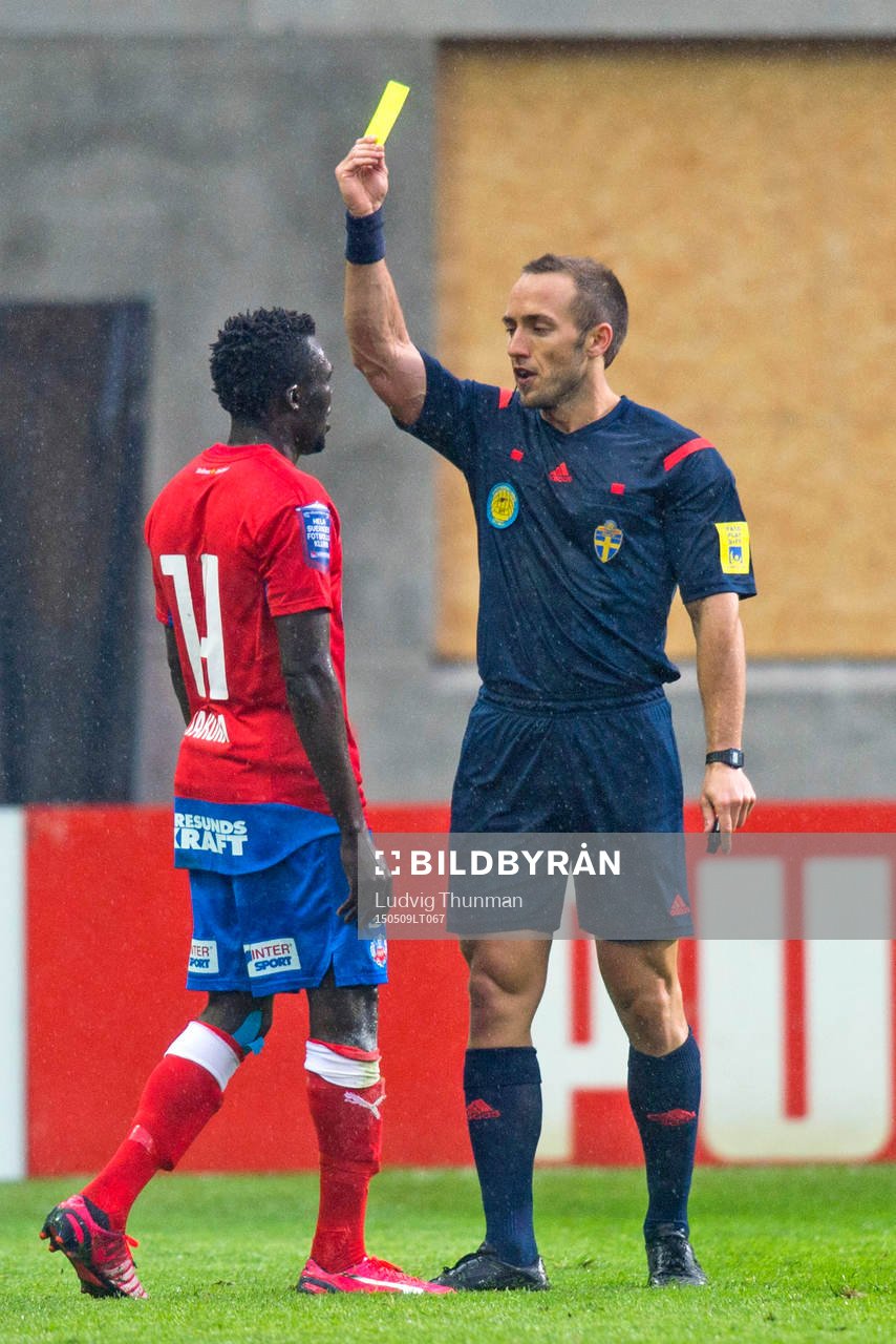 Helsingborgs Lalawélé Atakora varnas av domare Kasper