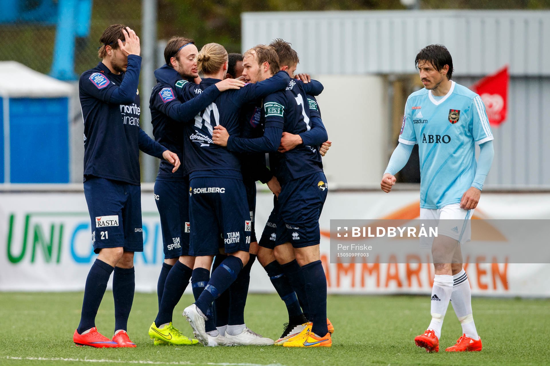 Utsiktens Joakim Edström gratuleras