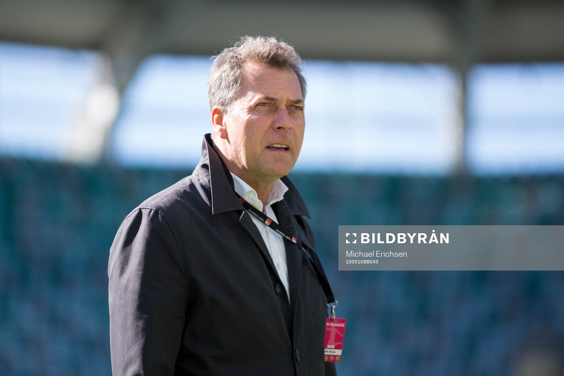 Häckens sportchef Sonny Karlsson innan fotbollsmatchen i