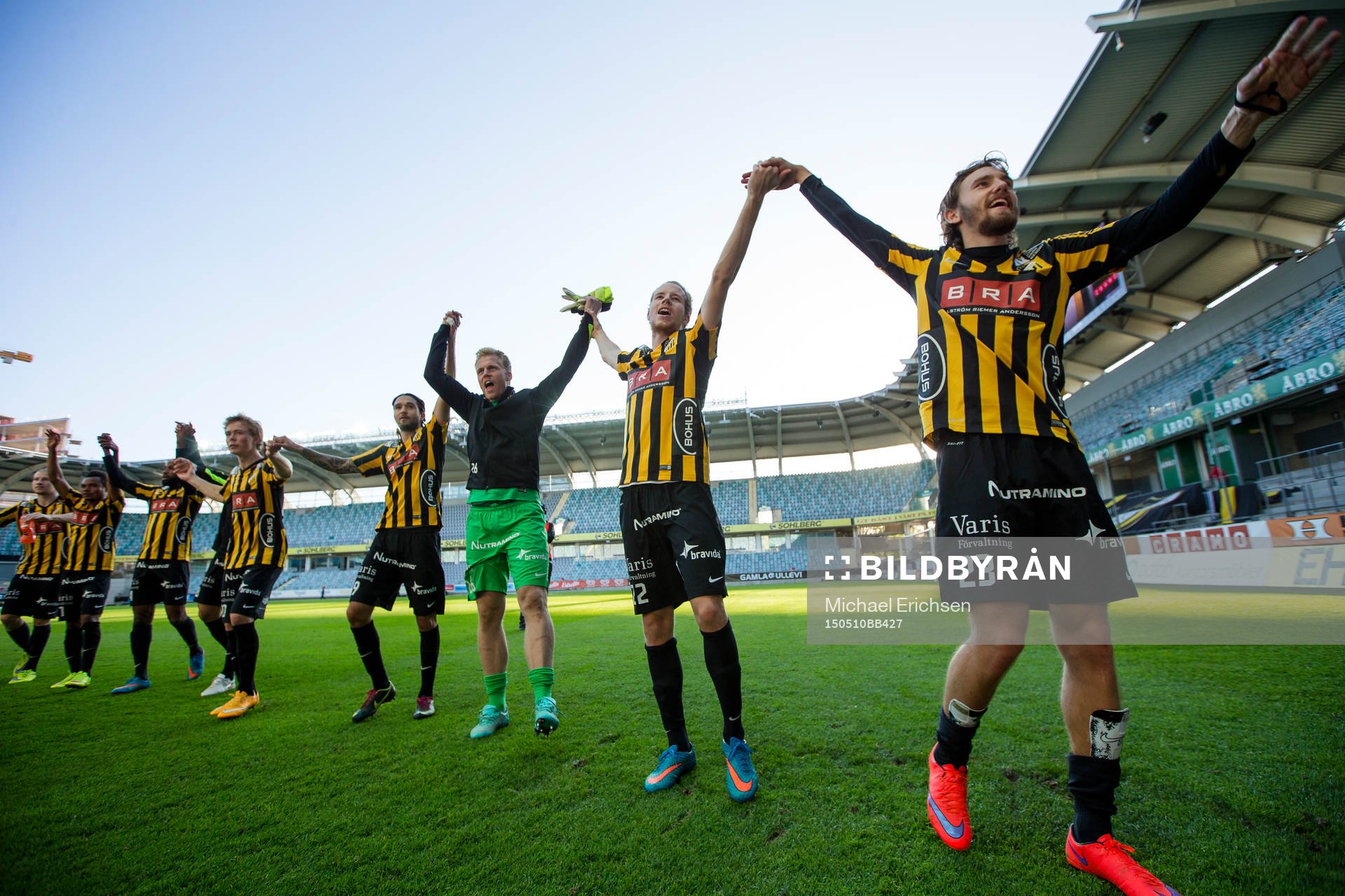 Häcken tackar sin klack
