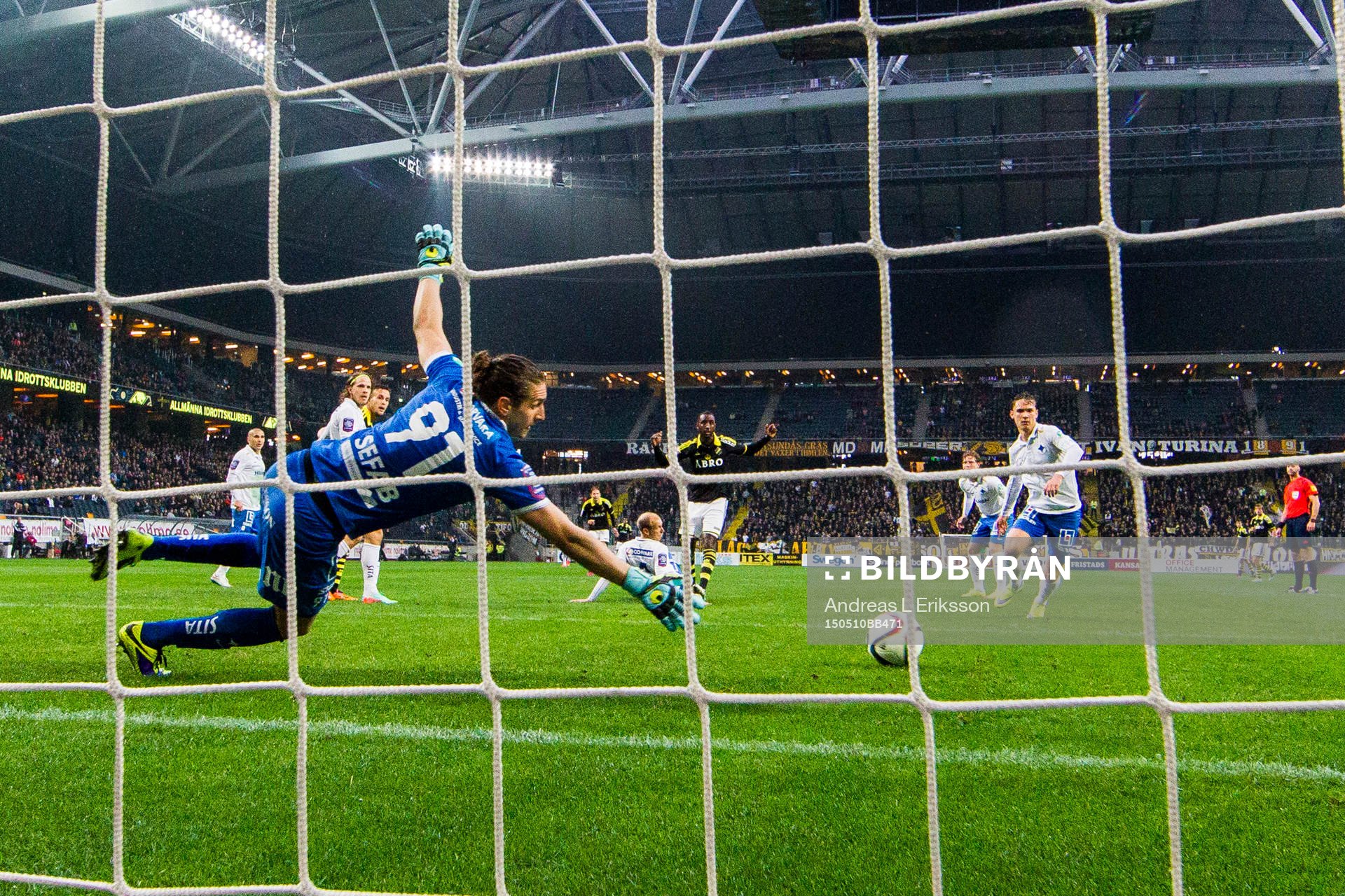 s Henok Goitom kvitterar för AIK bakom Norrköpings