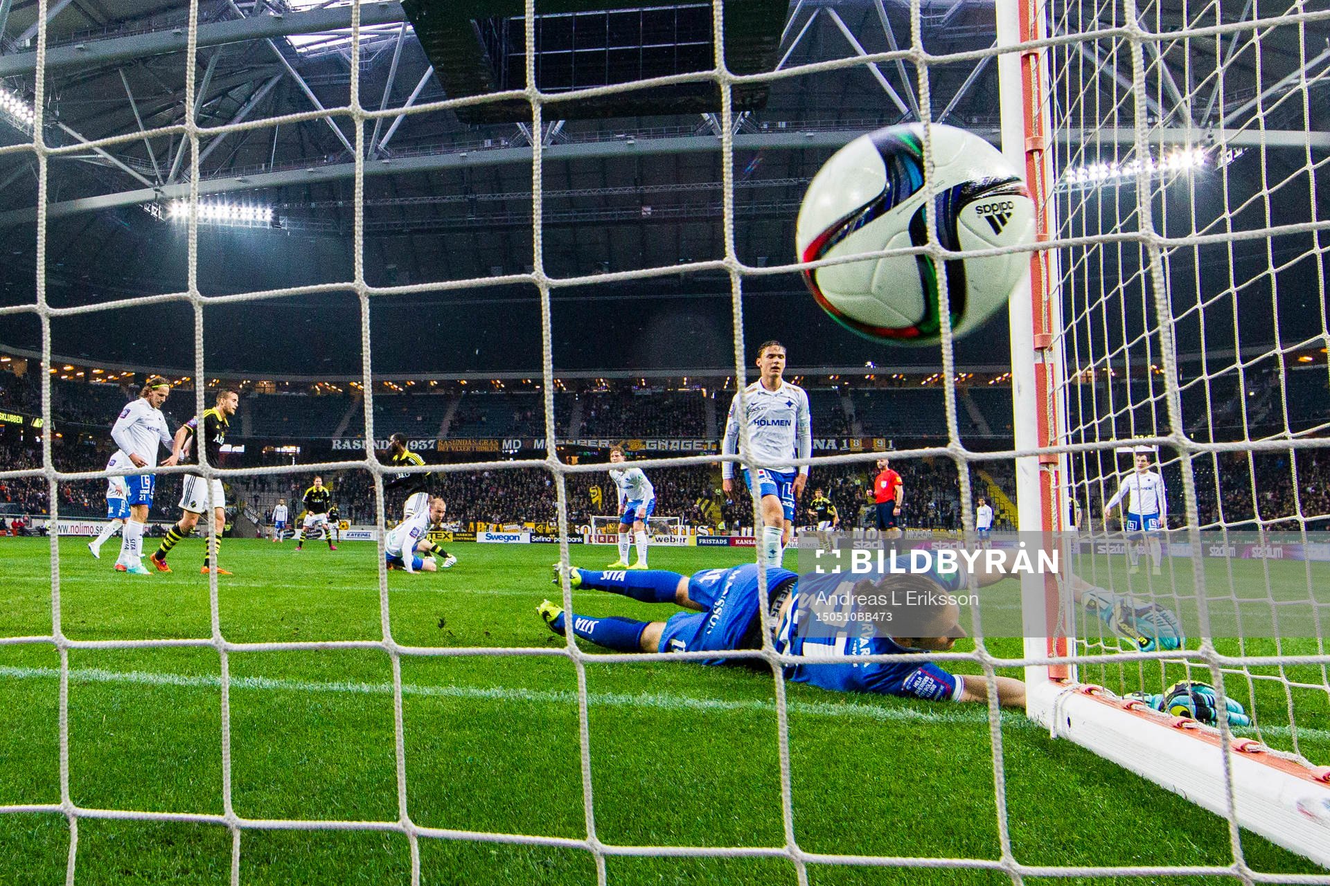 s Henok Goitom kvitterar för AIK bakom Norrköpings
