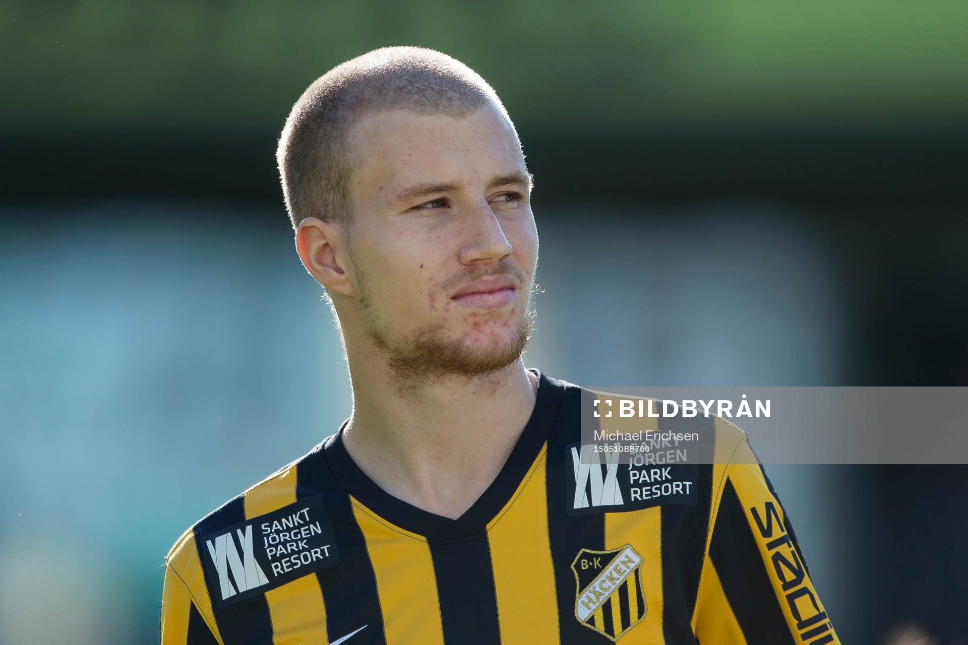 Häckens Simon Gustafson innan fotbollsmatchen i