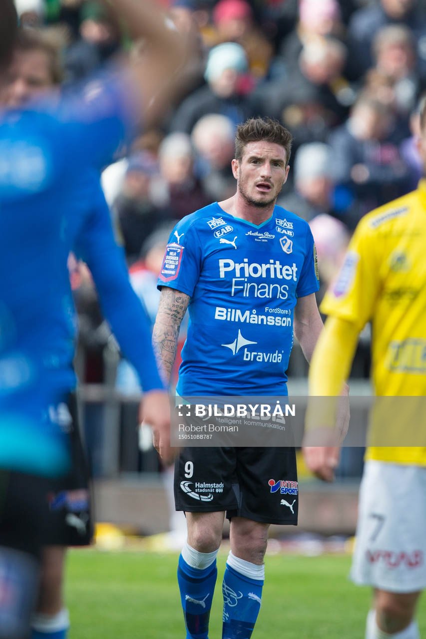 Halmstads James Keene under fotbollsmatchen i Allsvenskan mellan Falkenbergs FF och Halmstads BK den 10 maj 2015 i Falkenberg.