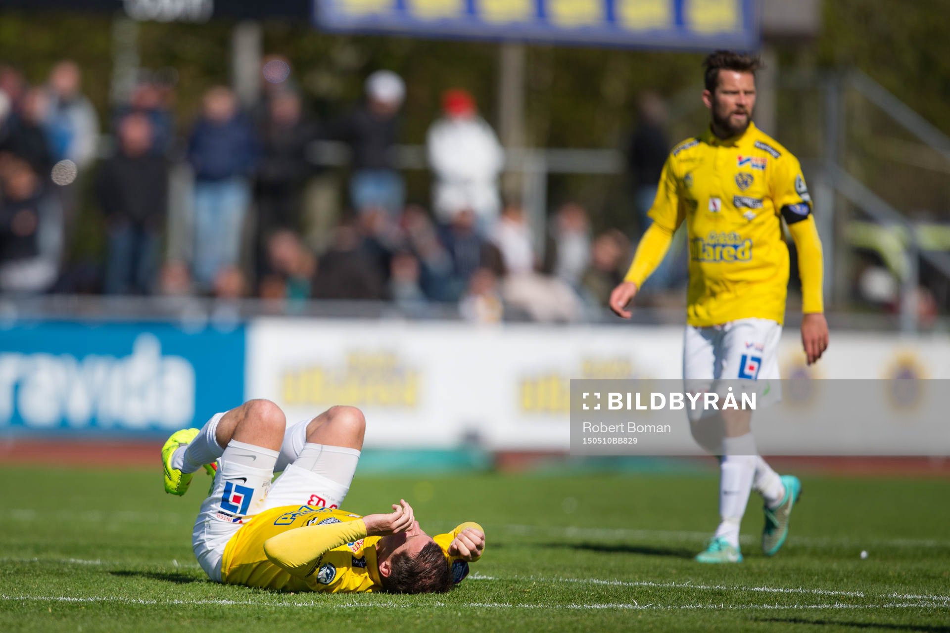 Falkenbergs Stefan Rodevåg ligger på marken