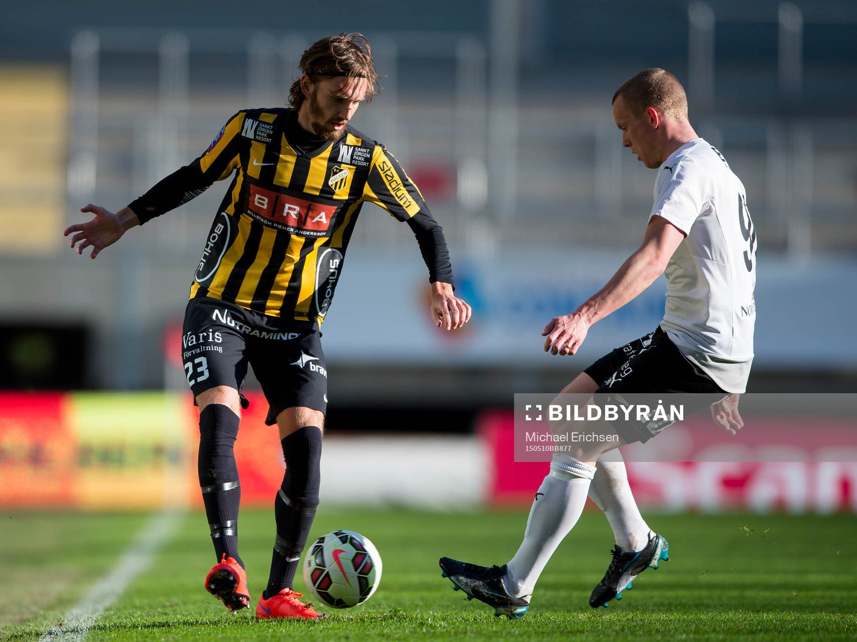 Häckens Simon Sandberg mot Örebros Daniel Gustavsson