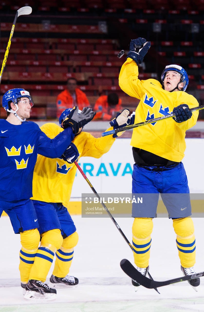 Filip Forsberg och Jimmie Ericsson försöker tar ner