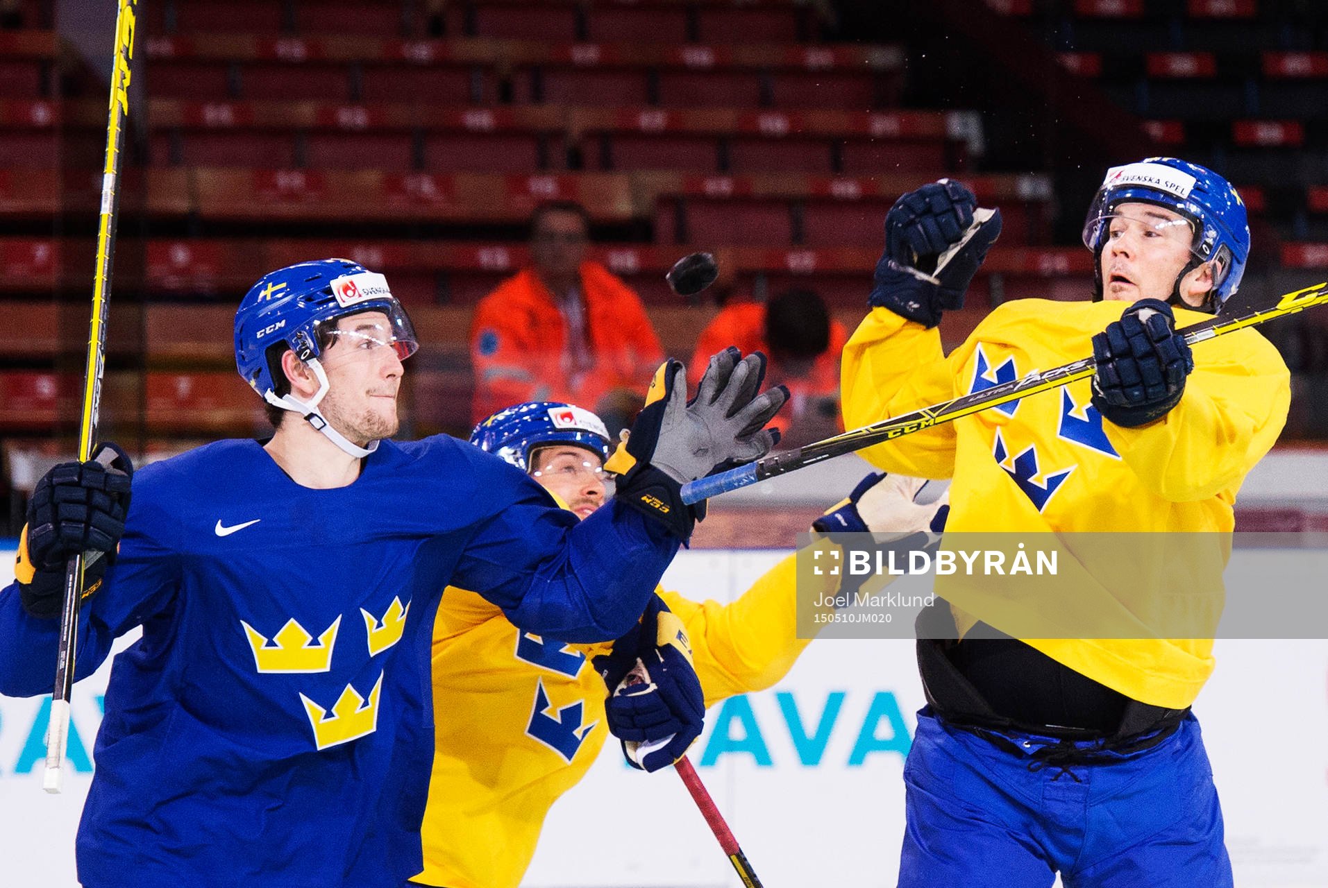 Filip Forsberg och Jimmie Ericsson försöker tar ner