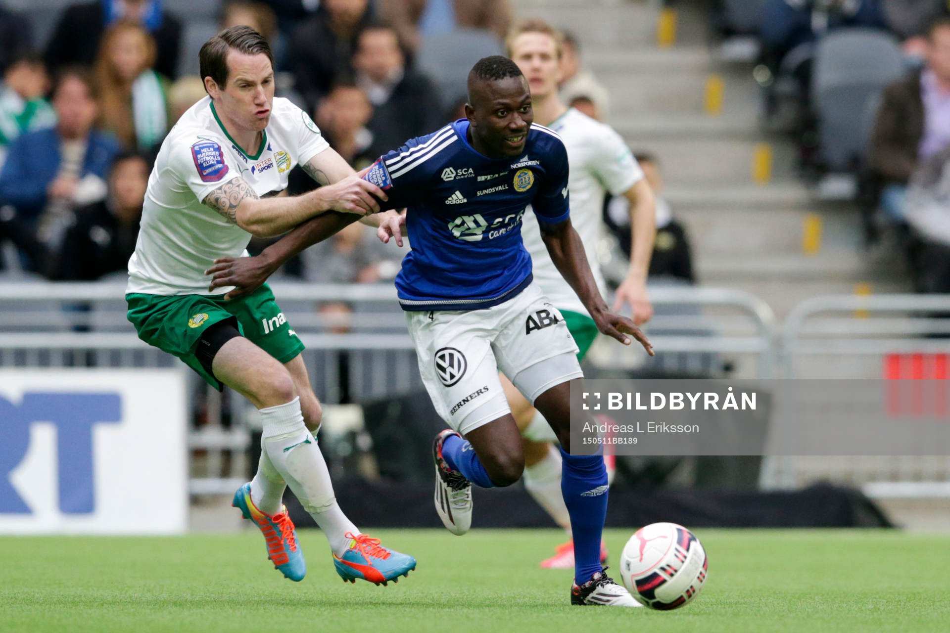 Hammarbys Johan Persson och Sundsvalls Pa Amat Dibba
