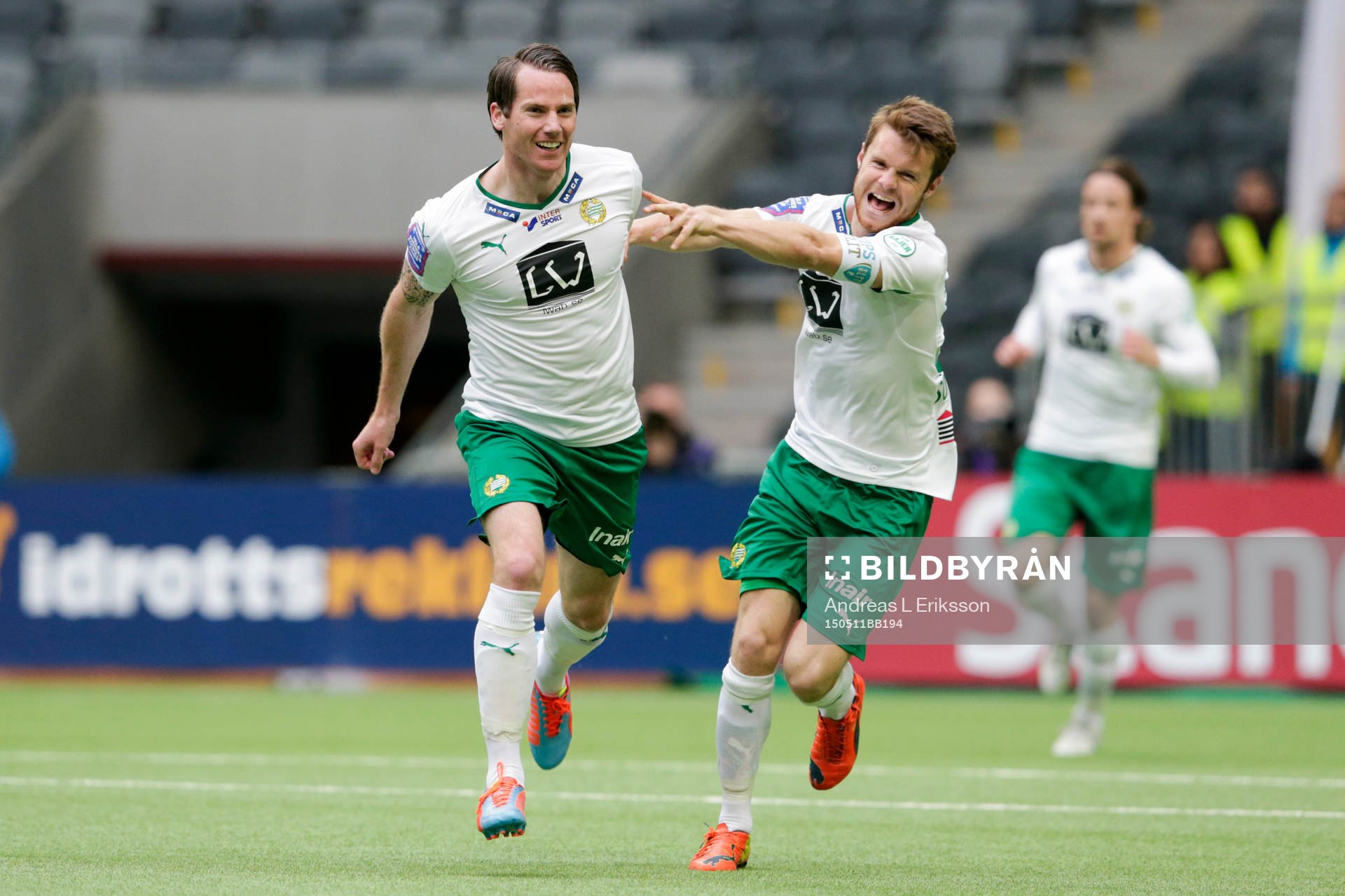 Hammarbys Johan Persson och Måns Söderqvist jublar